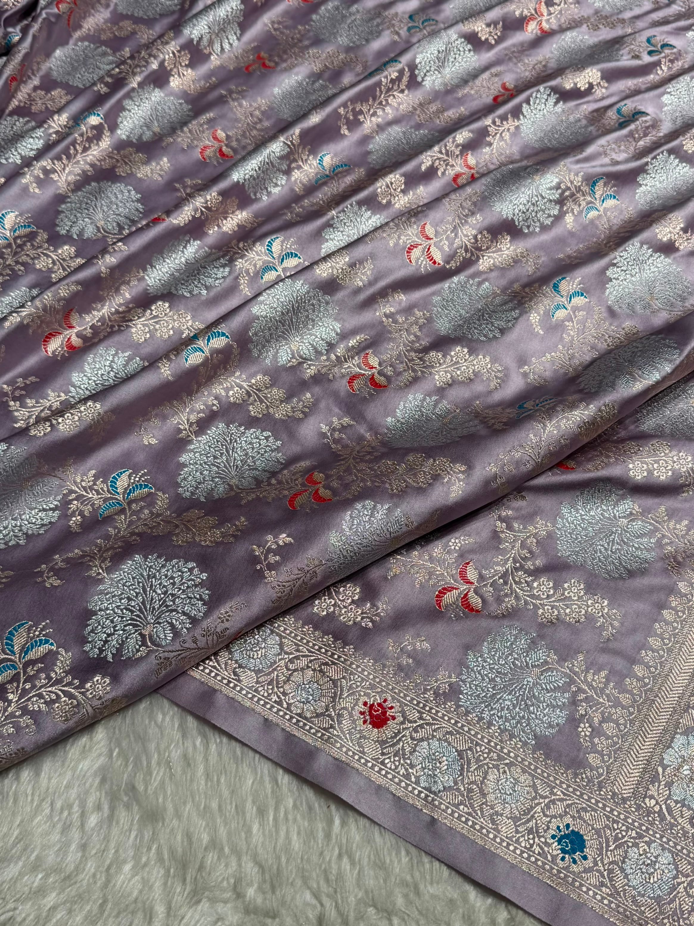 Banarasi Floral Minakari Jaal Pattern in Dusty Lavender Shades Floral Mashru Silk Saree MCS100