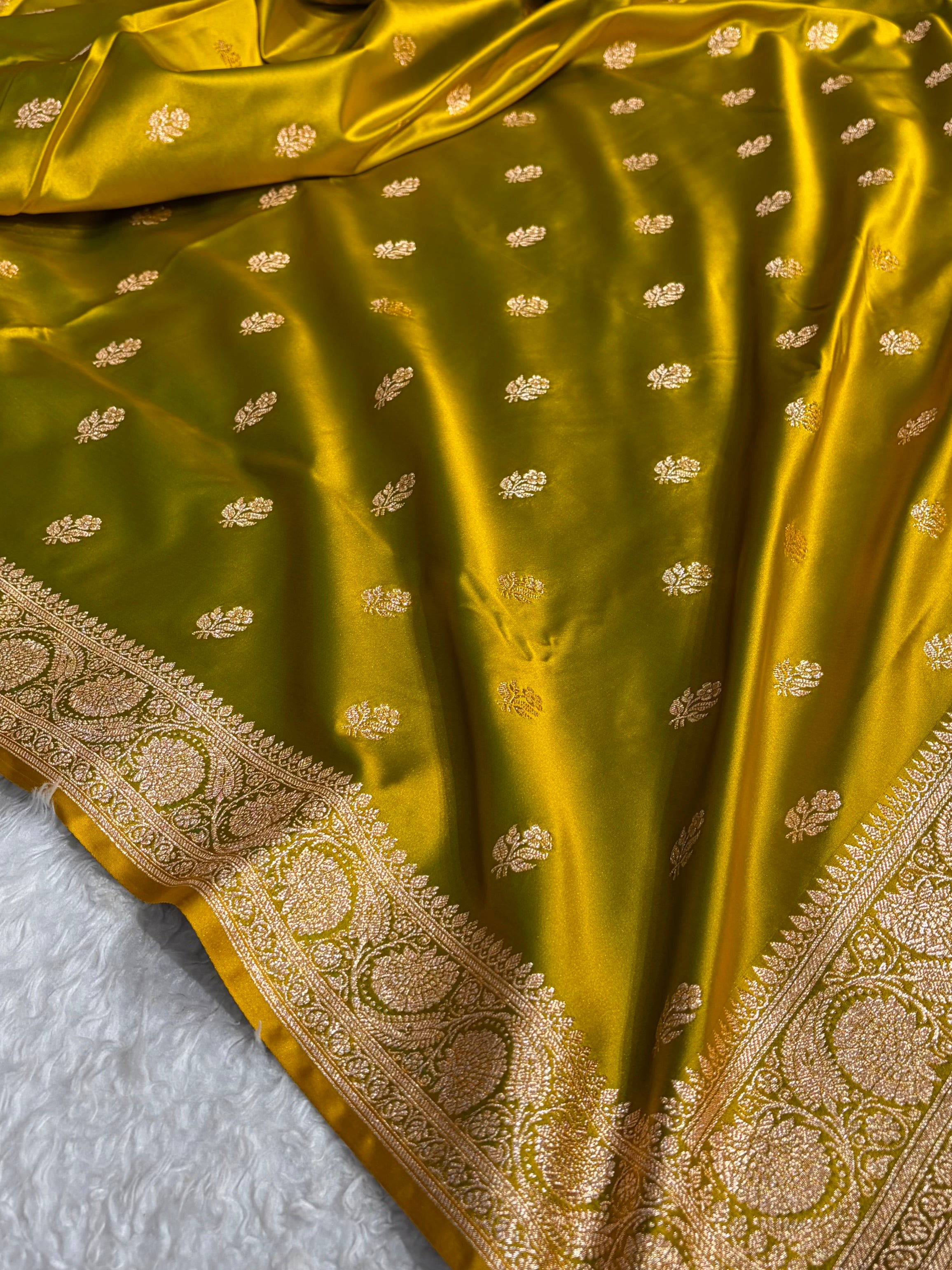Liril Mehendi Floral Boota Pattern Satin Katan Silk Saree SK71