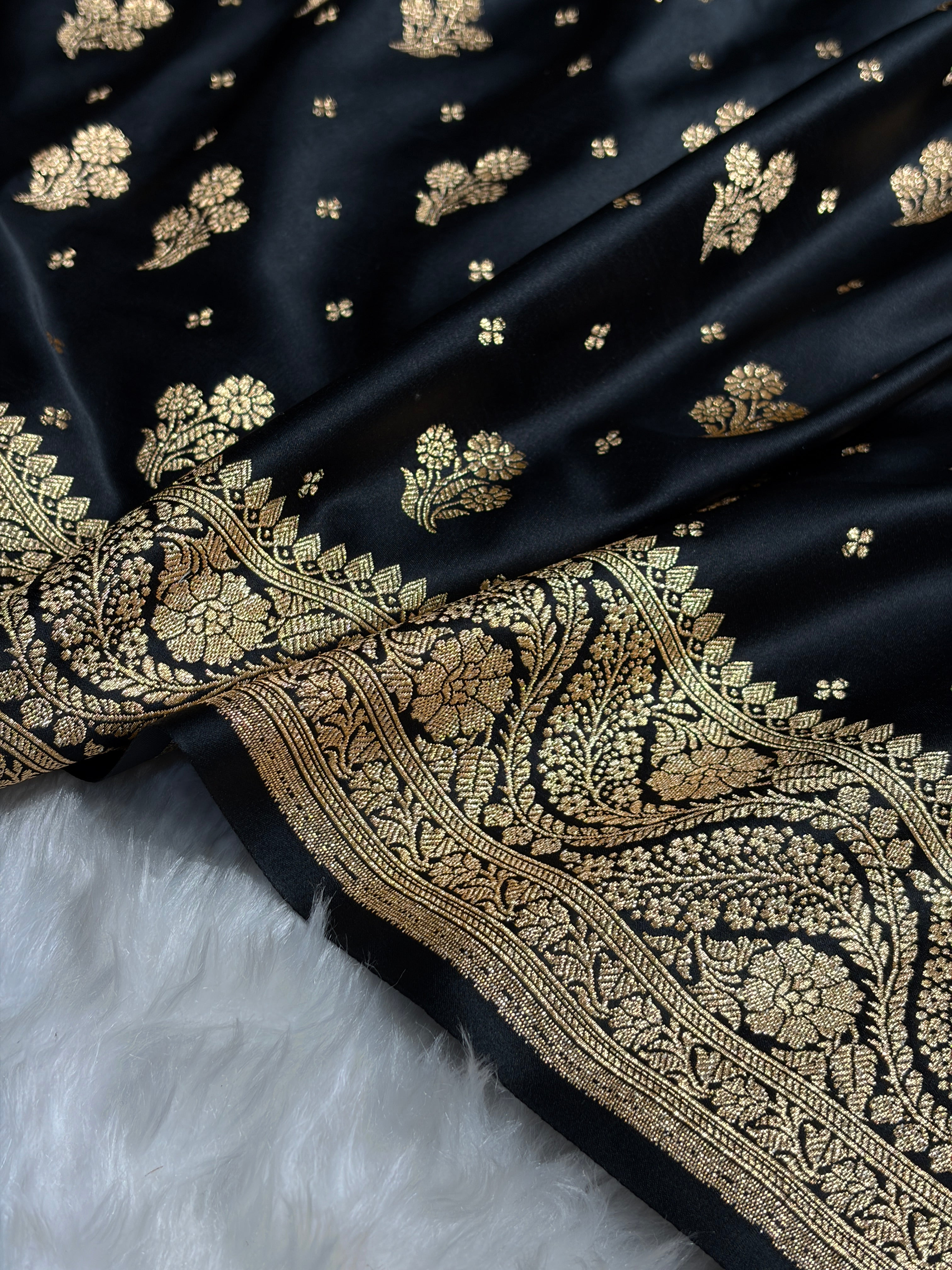 Banarasi Black Floral Unique Boota Pattern Satin Katan Silk Saree SK73