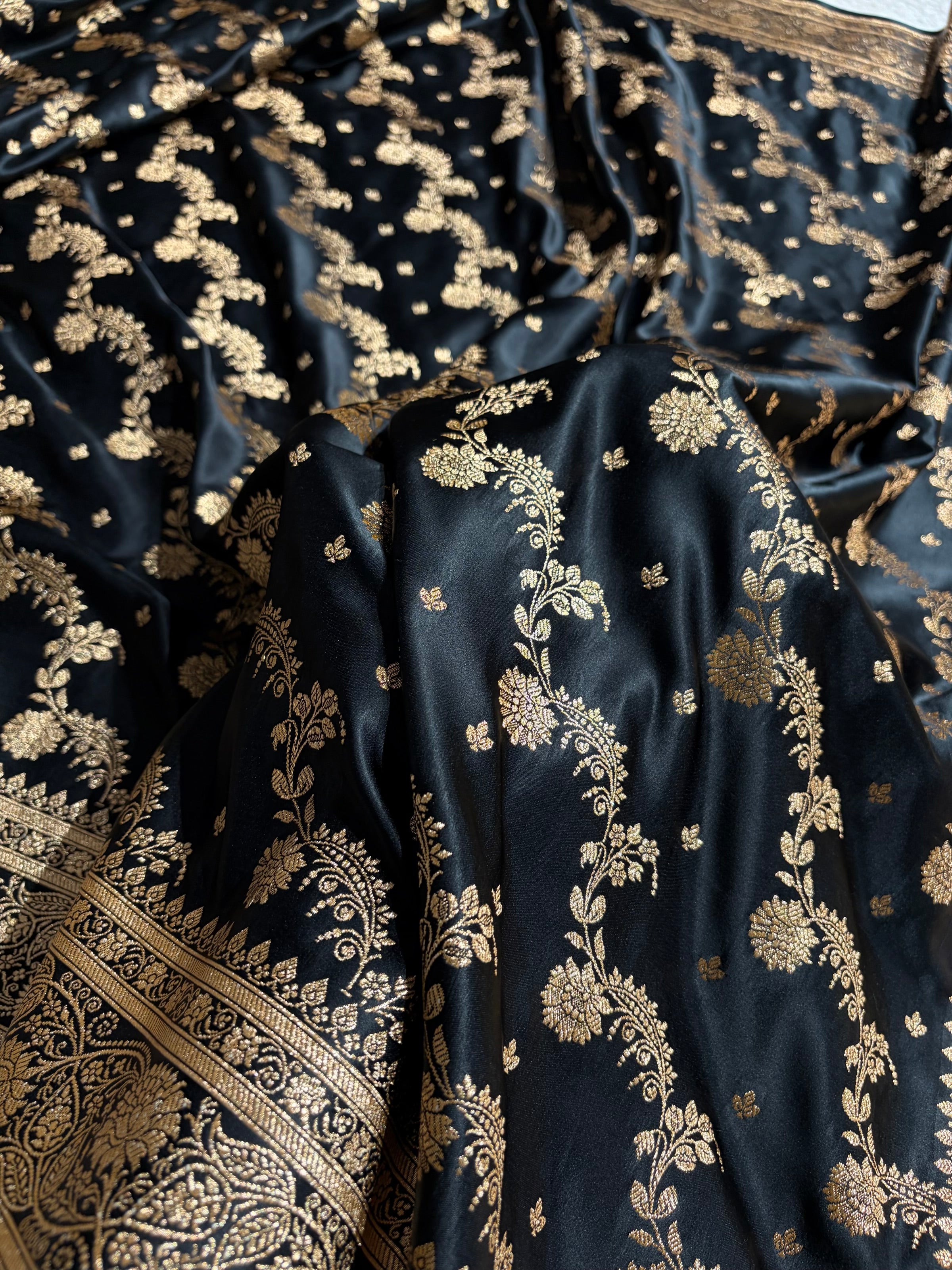 Banarasi Satin Katan Saree With Jaal Pattern in Black Shades SK121