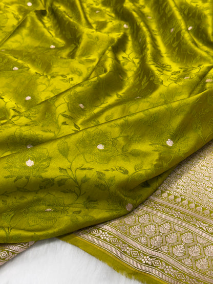 Banarasi Tanchoi Apple Green Shades Floral Booti Mashru Silk Saree