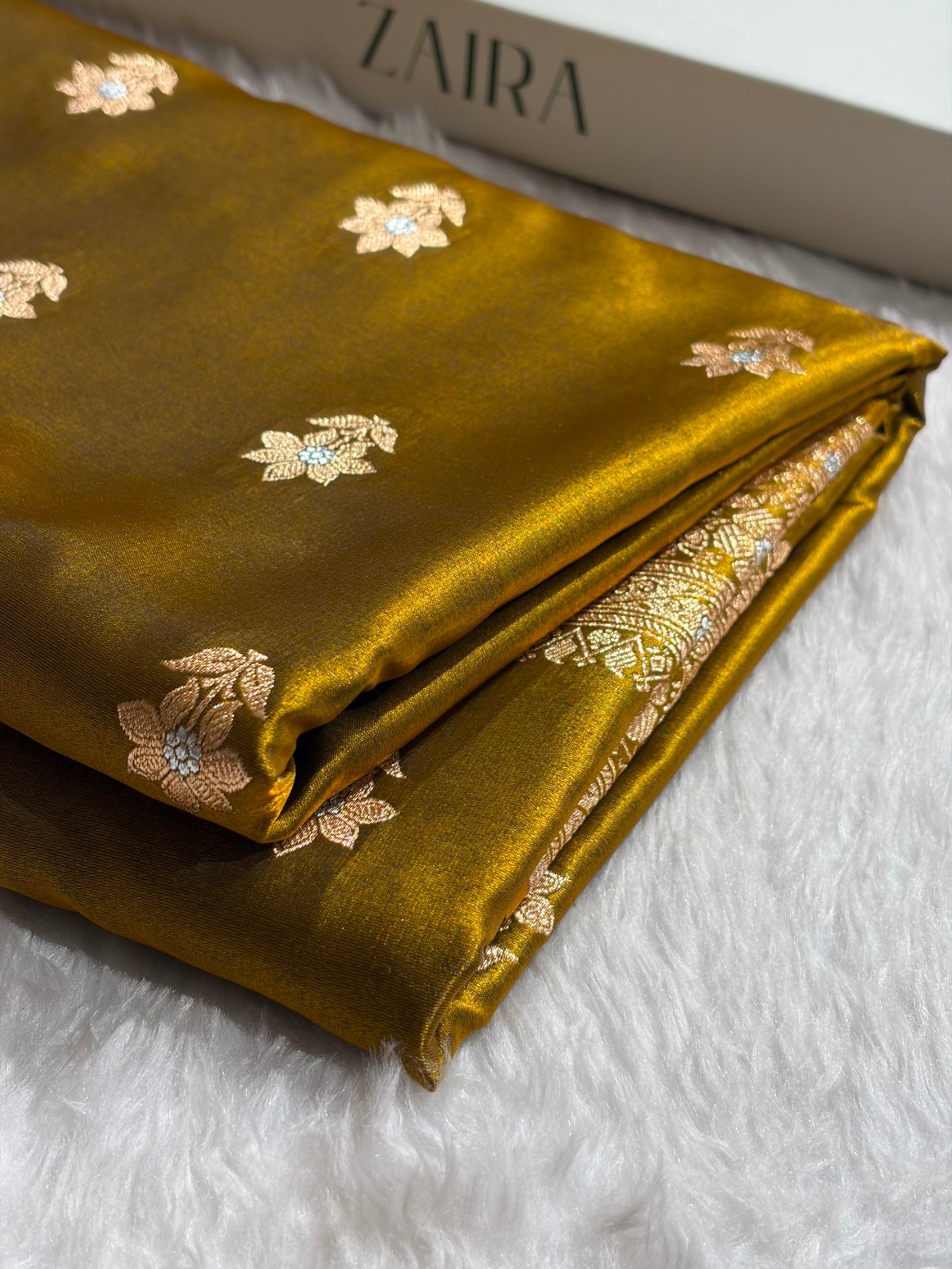Mehendi Shades Minakari Boota Pattern Banarasi Satin Silk Saree SS44