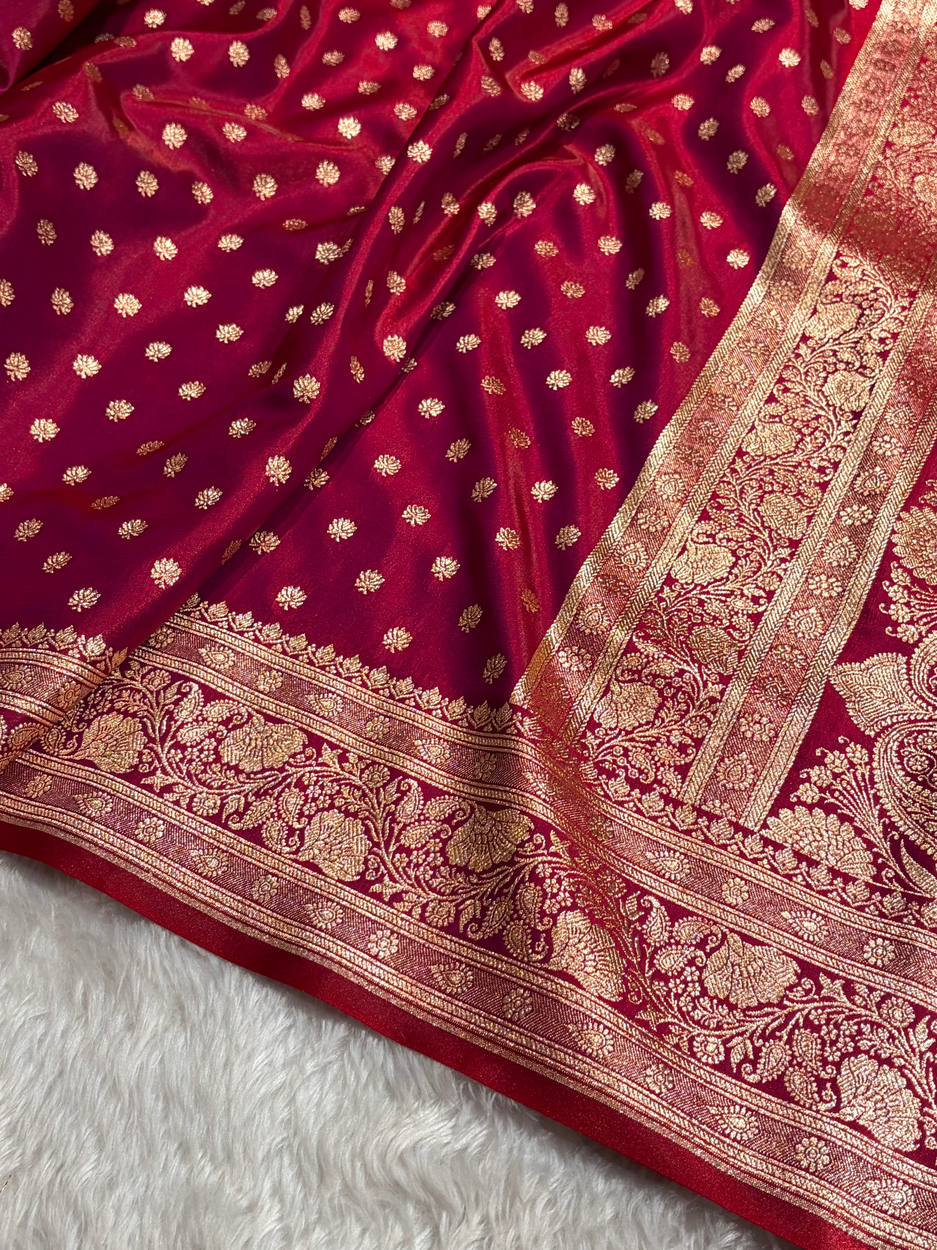 Magentic Red Shades Booti Pattern Banarasi Satin Silk Saree SS54