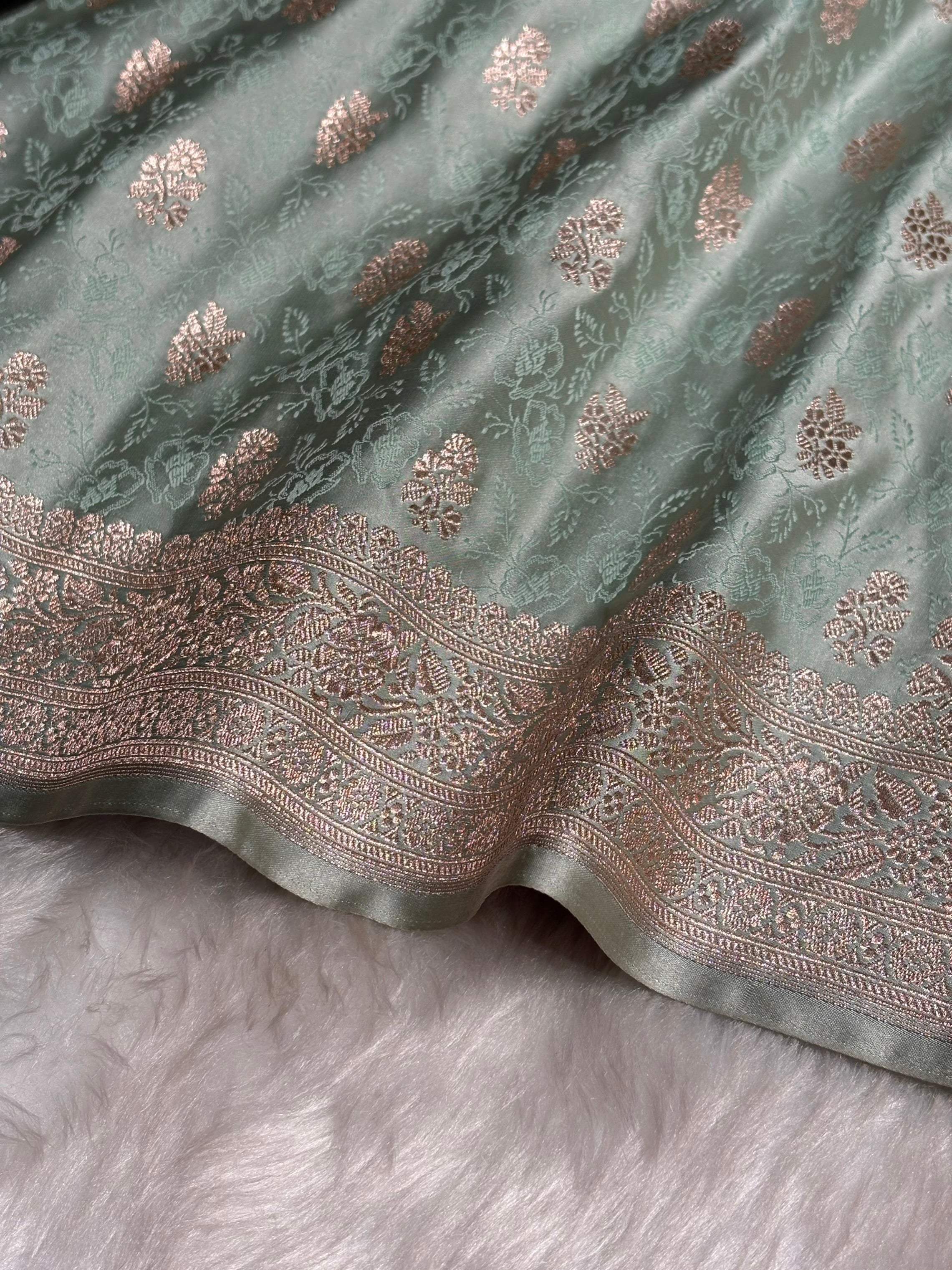 Sea Green Shades Tanchoi Motif Mashru Silk Saree MST-10