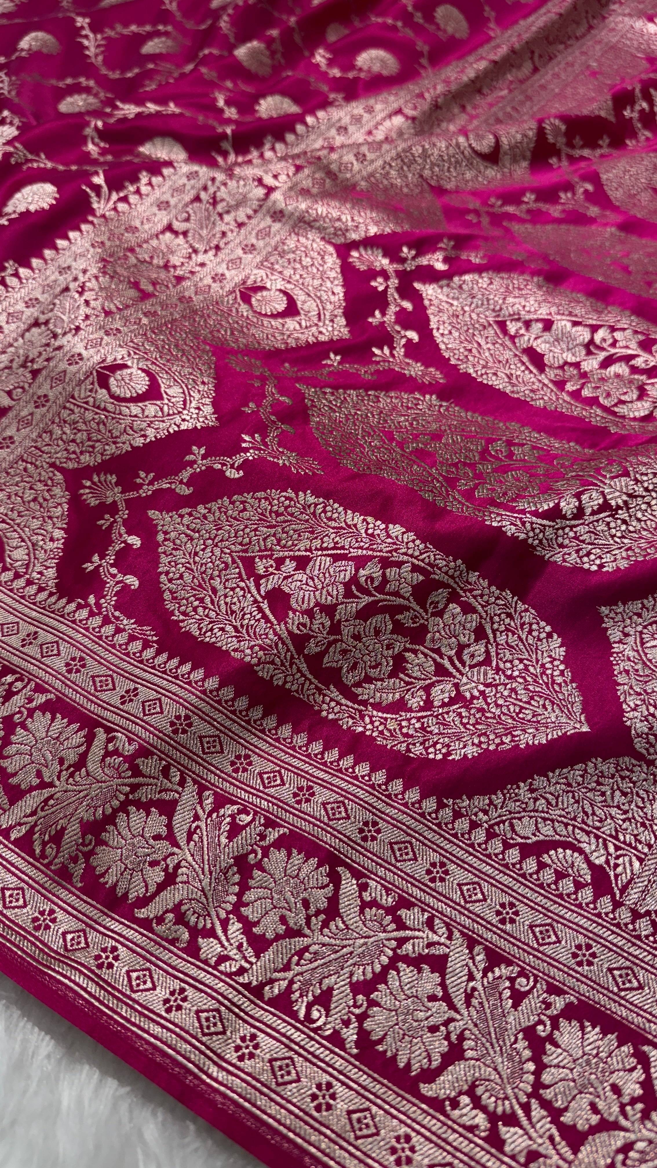 Rani Mashru Silk Banarasi Saree With Jaal Pattern