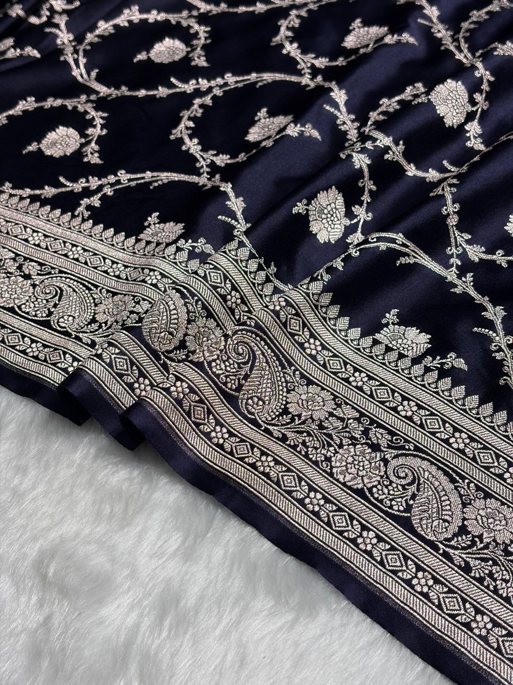 Banarasi Navy Blue Shades Jaal Mashru Silk Saree