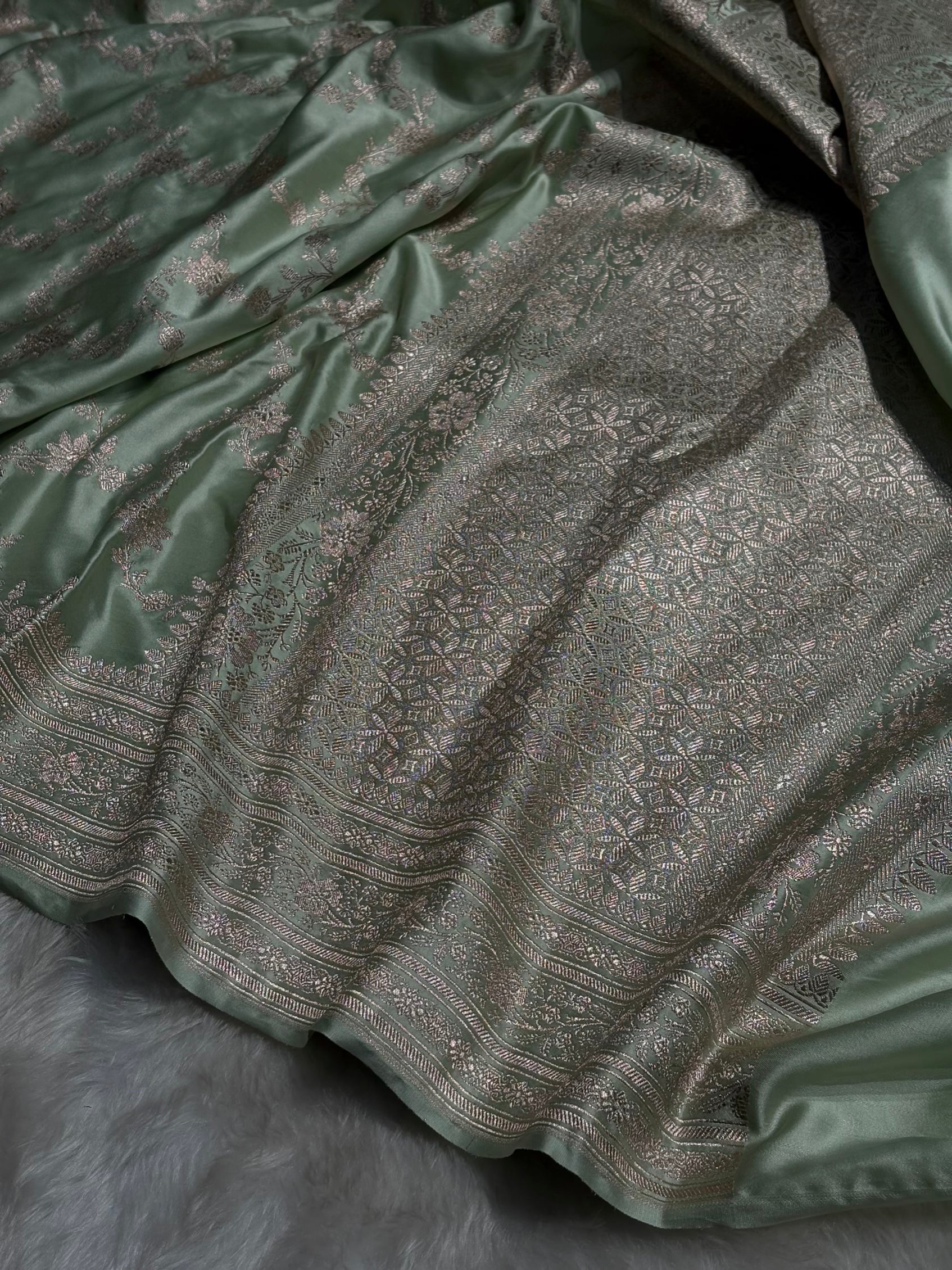 Pista Floral Jaal Mashru Silk Saree