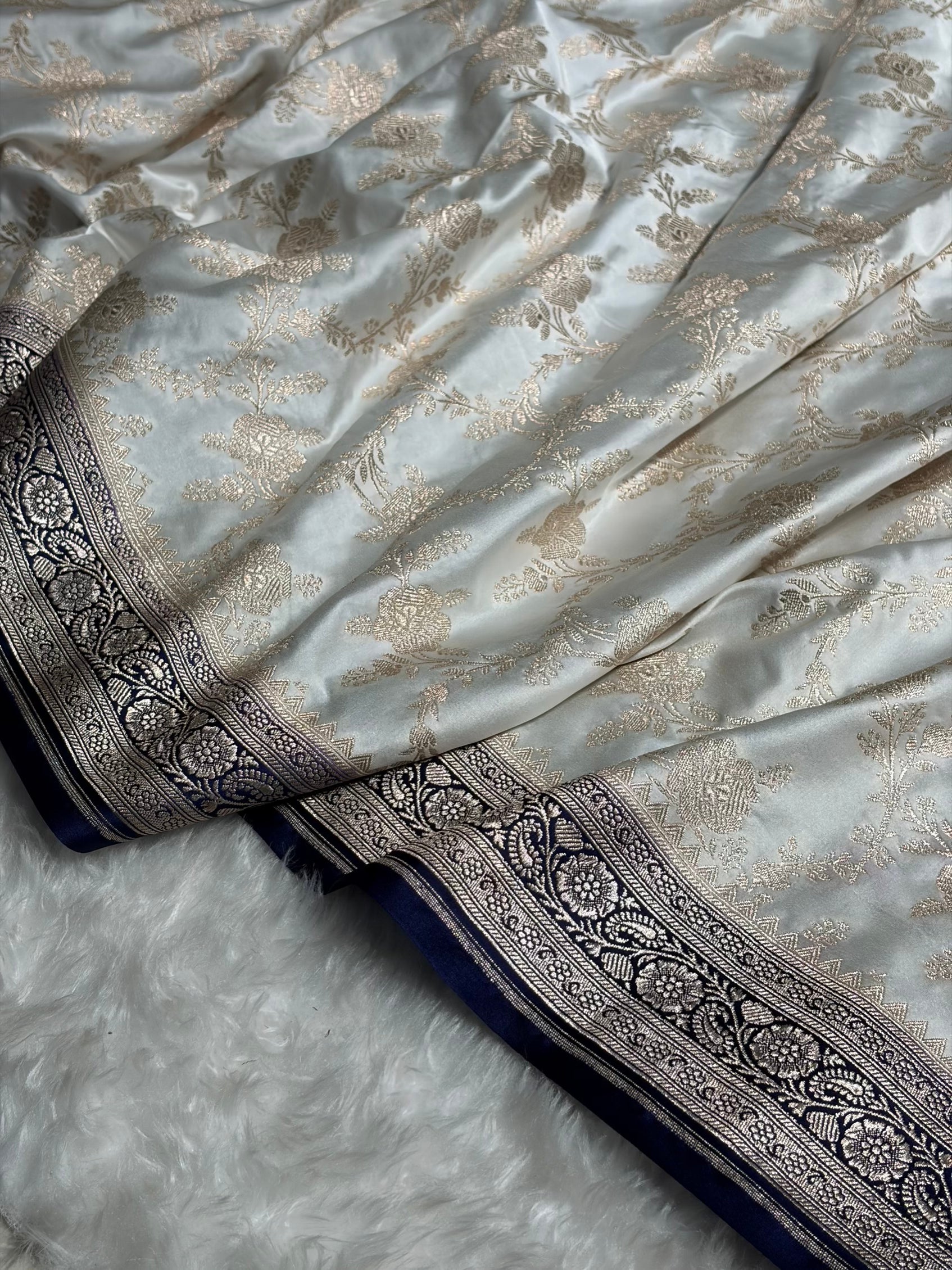 Contrast White with Navy Blue Floral Jaal Mashru Silk Saree  MS28