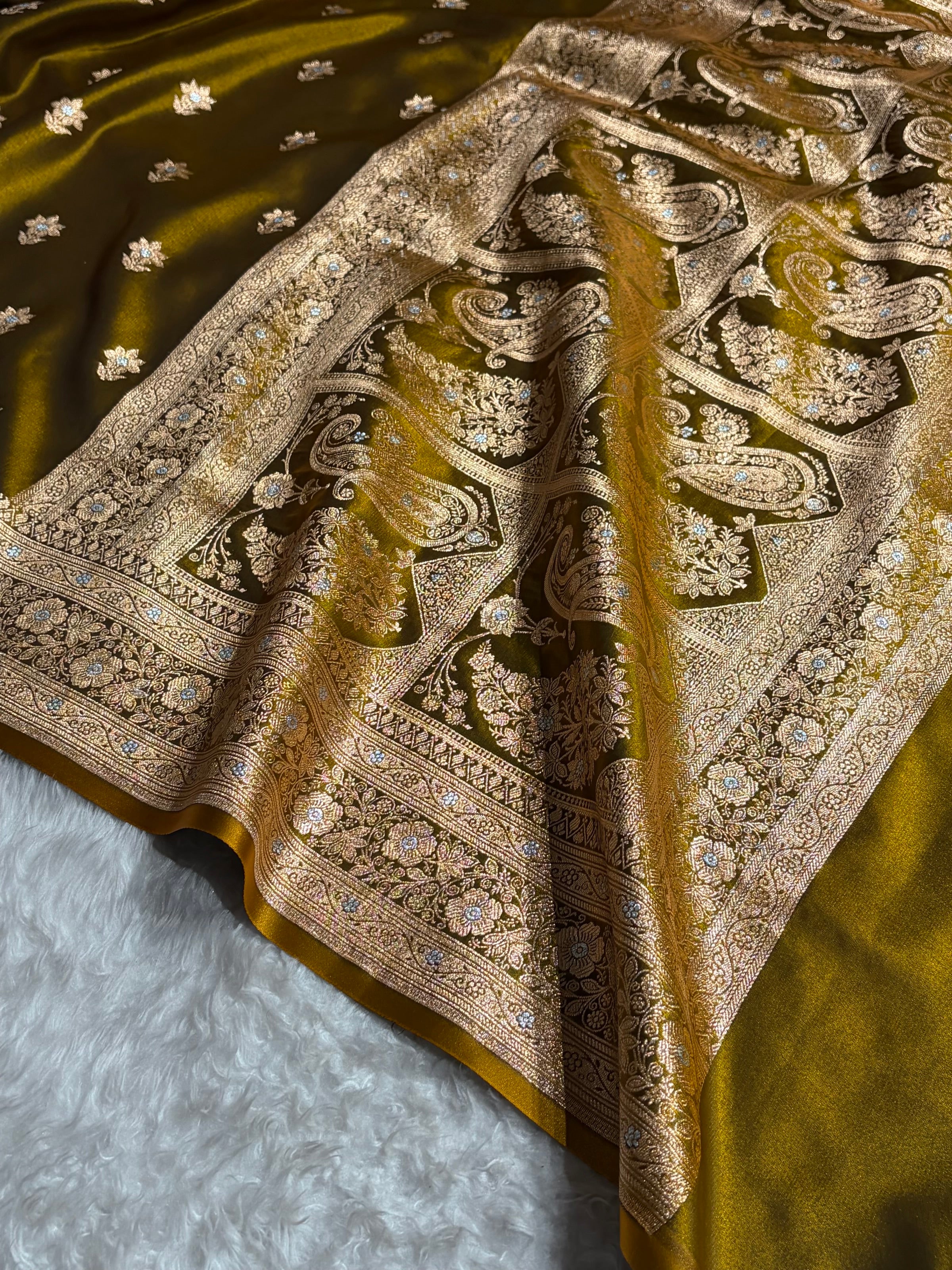 Mehendi Shades Minakari Boota Pattern Banarasi Satin Silk Saree SS44
