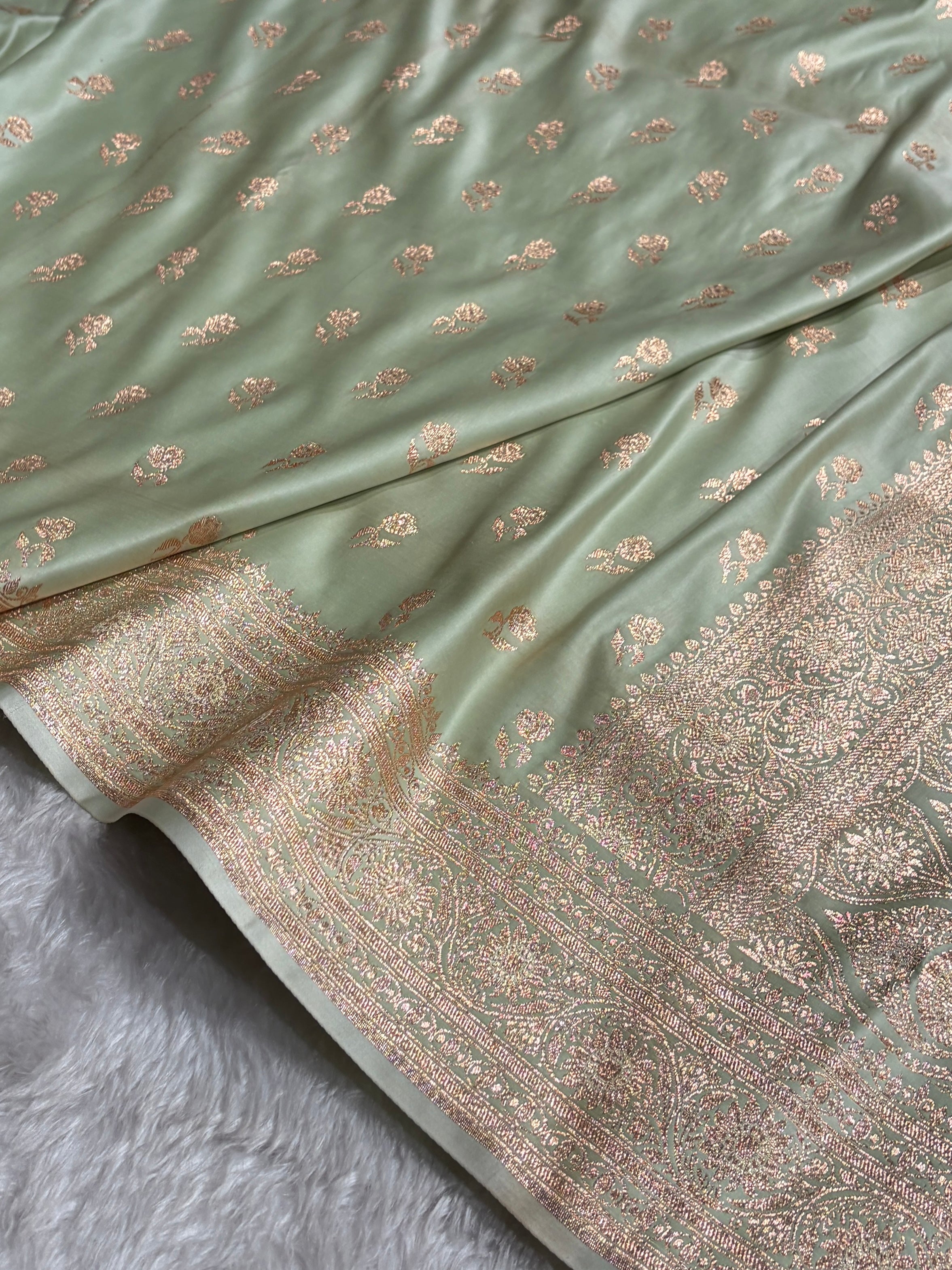 Light Lista Banarasi Boota Katan Silk Saree
