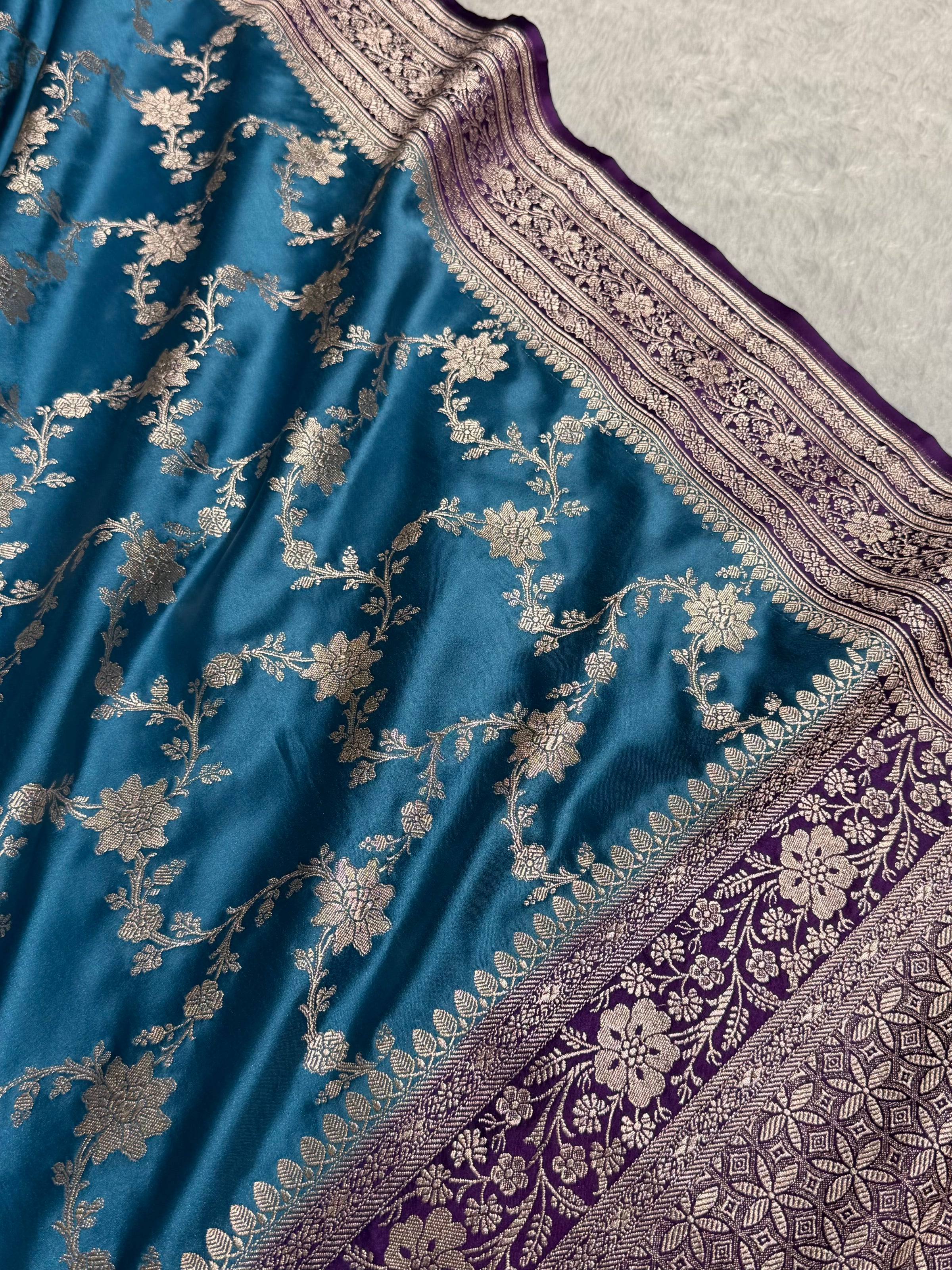 Banarasi Contrast Firozi With Purple Shades Floral Jaal Mashru Silk Saree MS07
