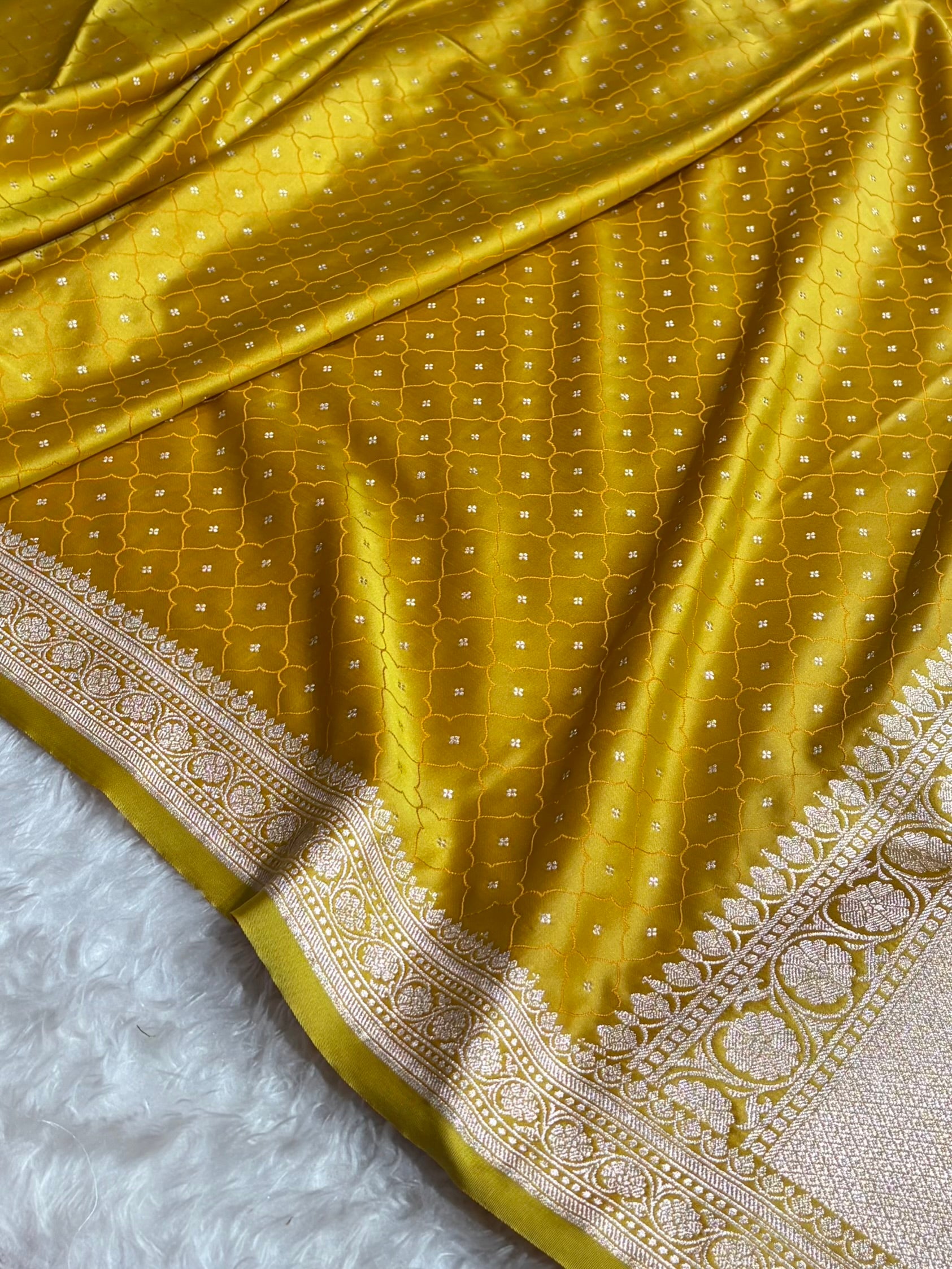 Mustard Shades Tanchoi Motif Mashru Silk Saree MST-13