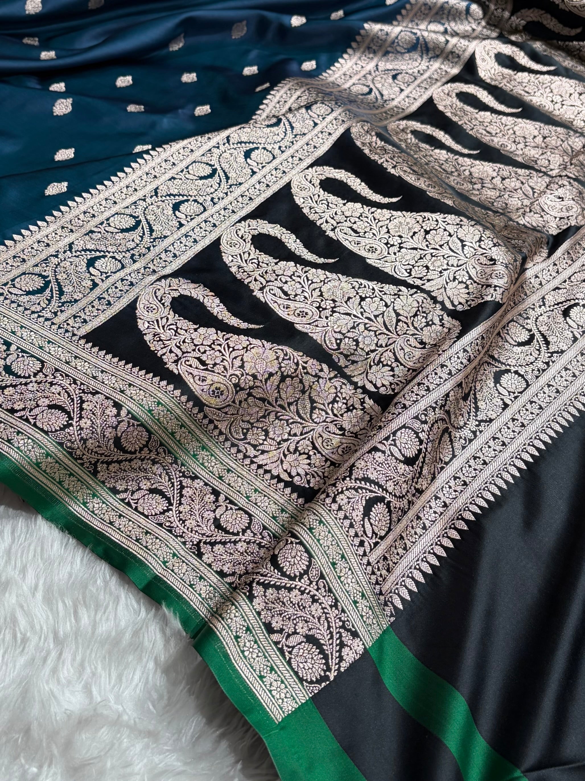 Banarasi Peacock With Contrast Black Floral Border Mashru Silk Saree MSM-101