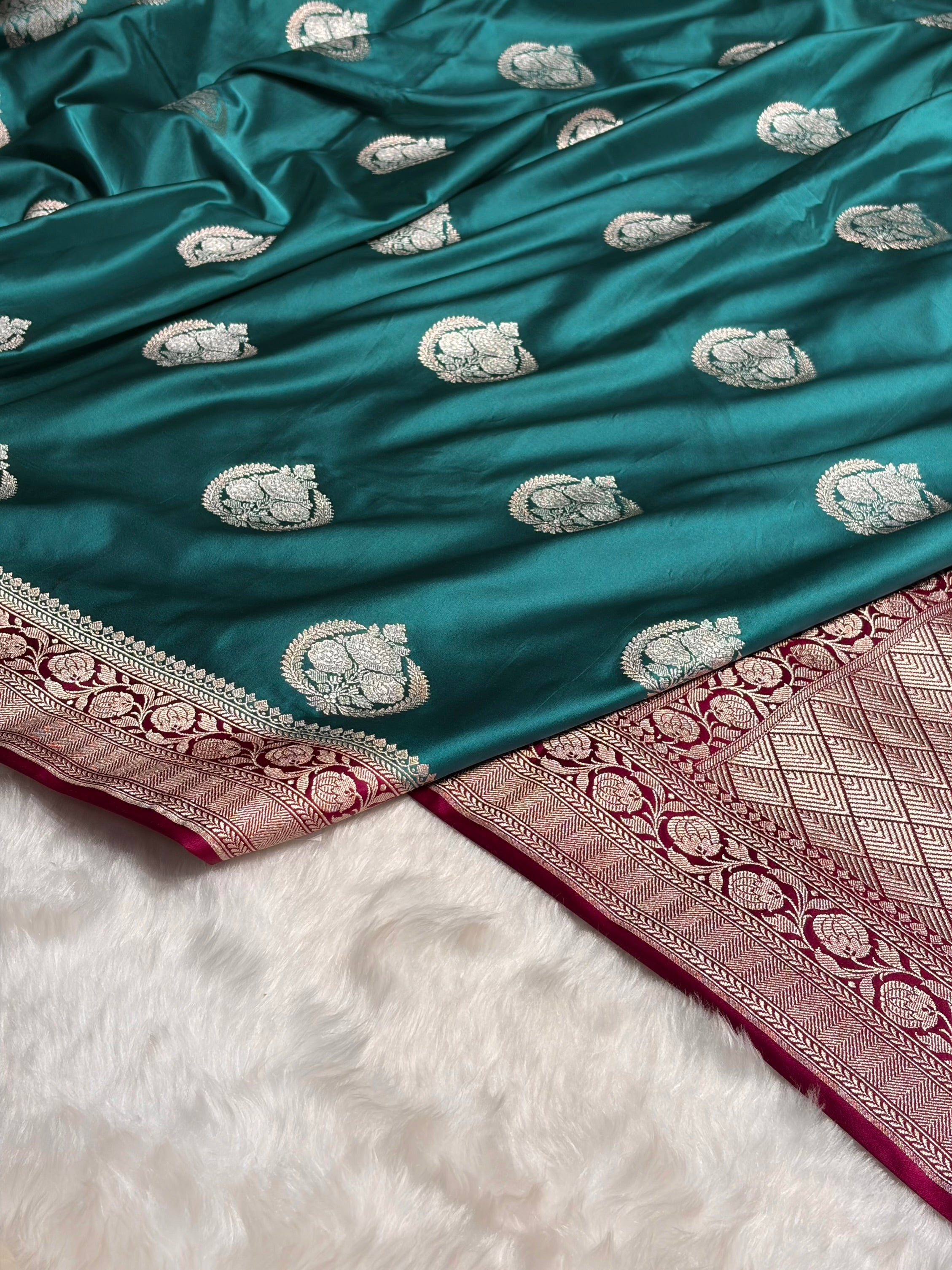 Contrast Rama With Rani Minakari Boota Mashru Silk Saree MS35