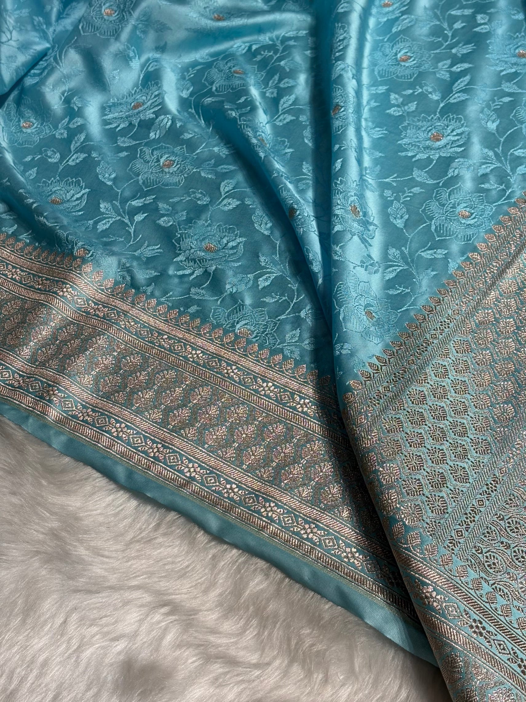 Banarasi Tanchoi Sky Blue Floral Booti Mashru Silk Saree MS59