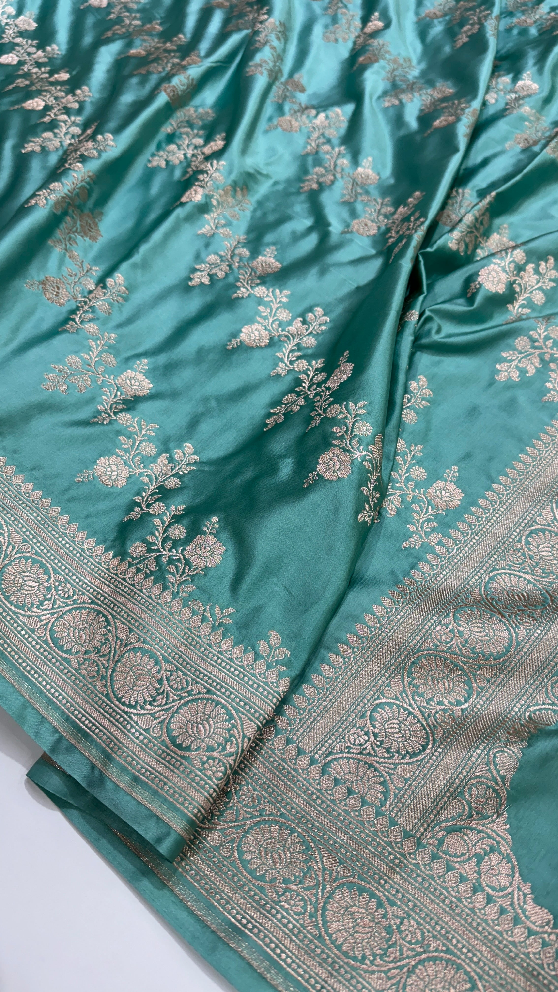 Banarasi Pattern Turquoise Shade Mashru Silk Saree