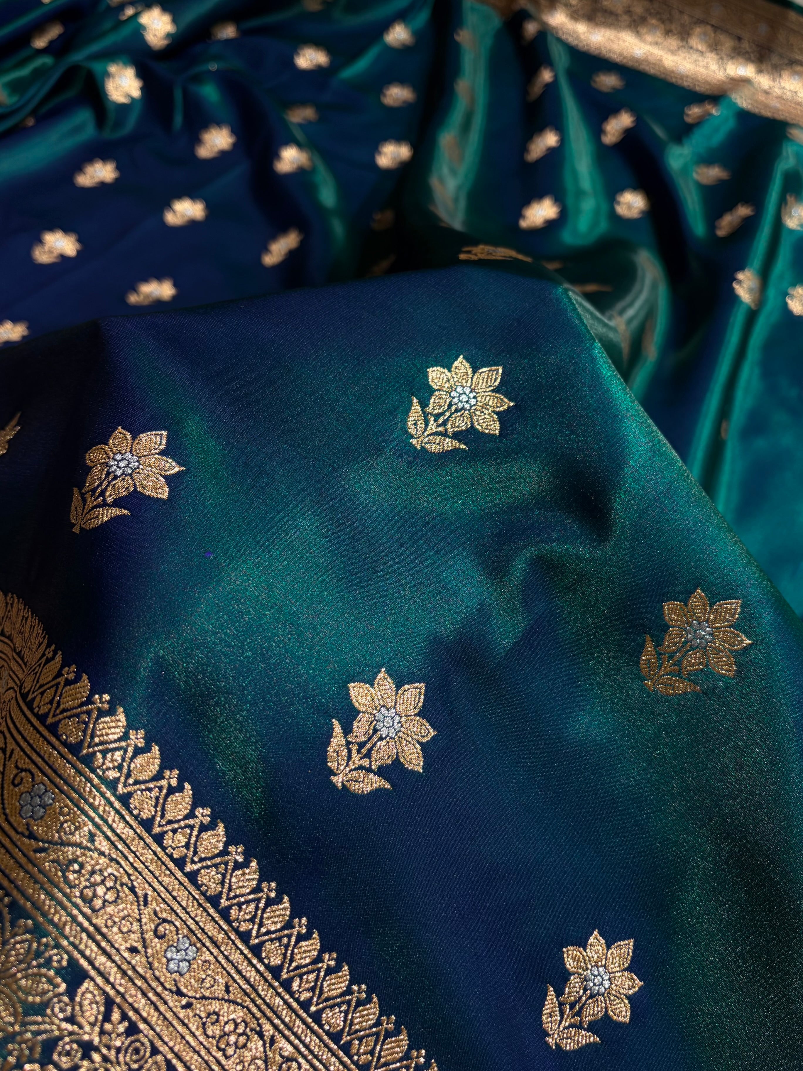 Peacock Shades Minakari Boota Pattern Banarasi Satin Silk Saree SS44