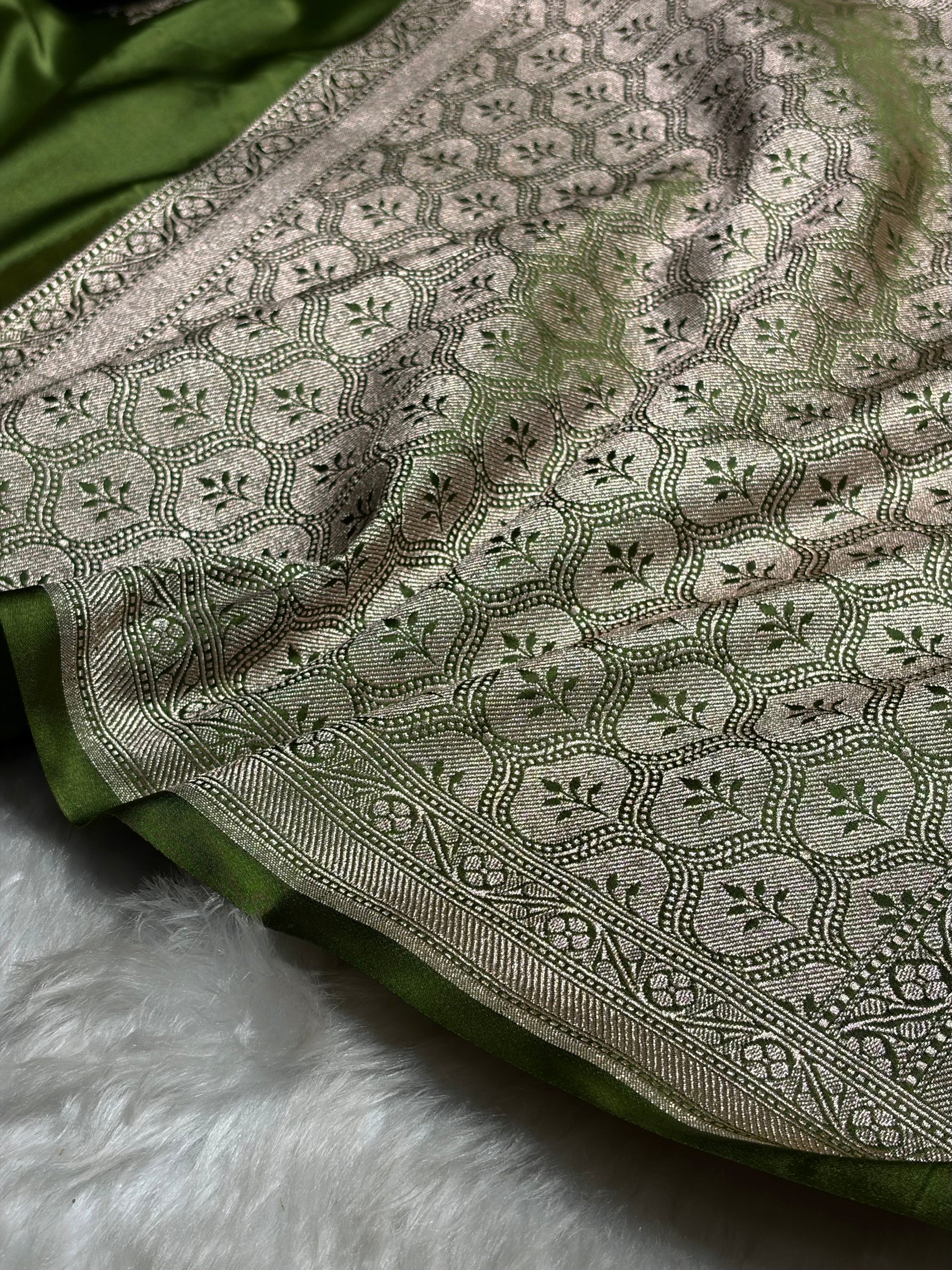 Mehendi Green Sona Rupa Floral Motif Mashru Silk Saree MS50