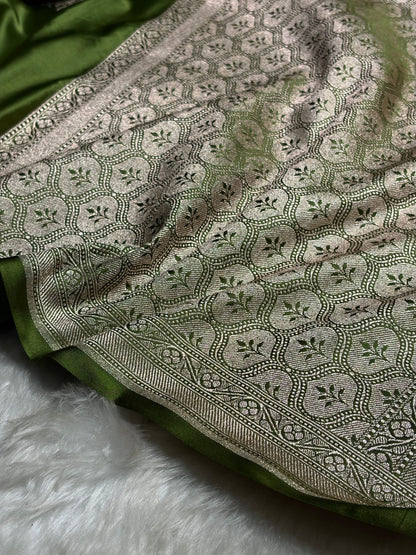 Mehendi Green Sona Rupa Floral Motif Mashru Silk Saree MS50
