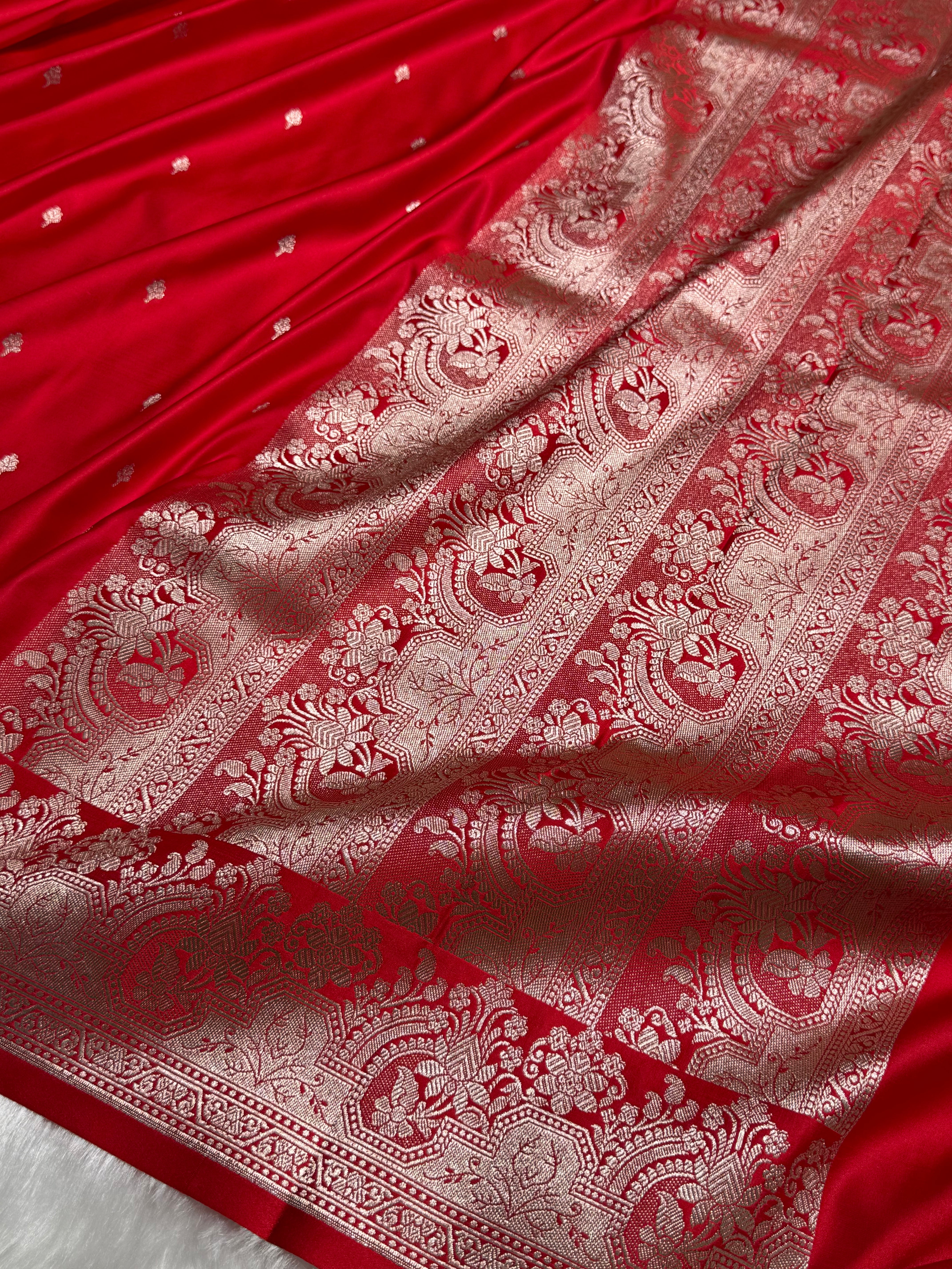 Red Shades Motif Booti Mashru Silk Saree