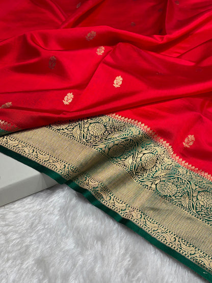 Contrast Red with Bottle Green Shades Handwoven Pure Raw Mango Silk RM-56