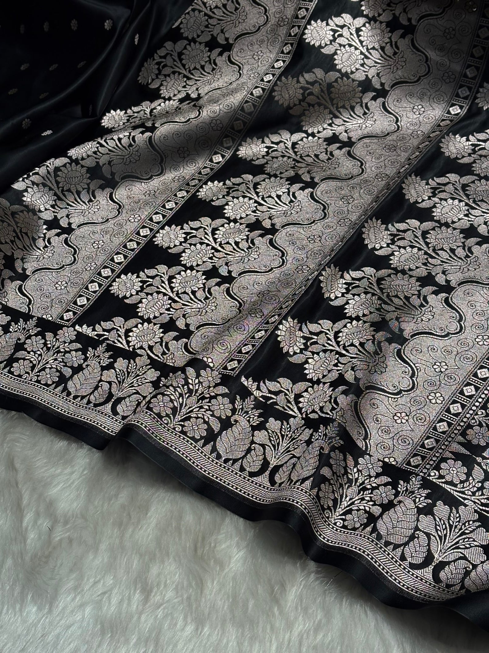 Black Floral Boota With Floral Border Mashru Silk Saree MSM 79