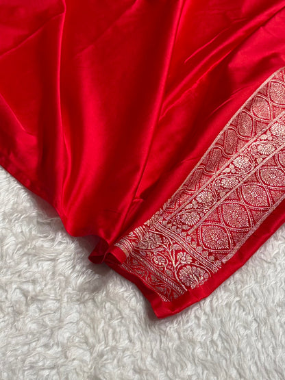 Red Shades Banarasi Jaal Pattern Floral Mashru Silk Saree