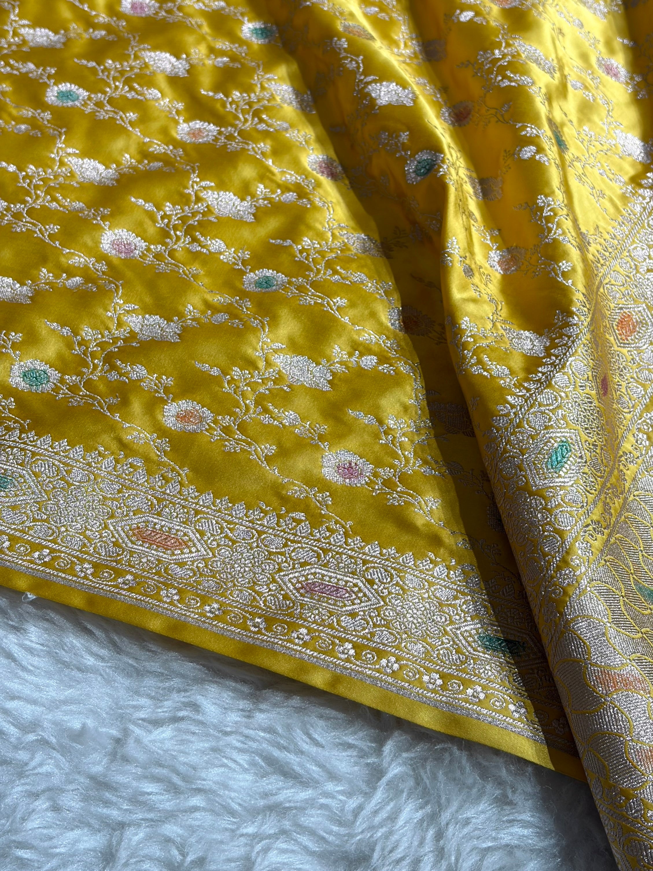 Banarasi Yellow Shades Minakari Floral Mashru Silk Saree MCS92