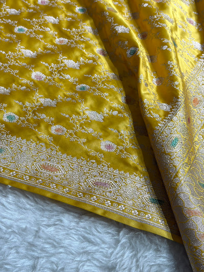 Banarasi Yellow Shades Minakari Floral Mashru Silk Saree MCS92