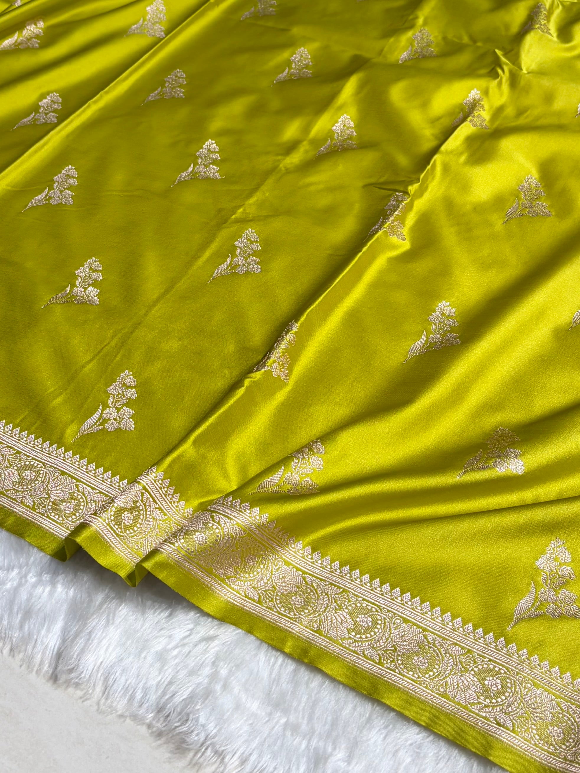 Liril Green With Floral Border Mashru Silk Saree MSM-97