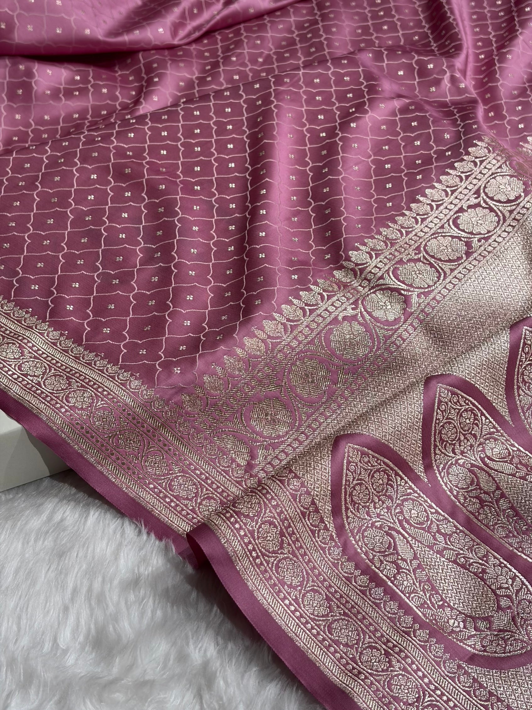 Deep Blush Pink Shades Tanchoi Motif Mashru Silk Saree MST-13