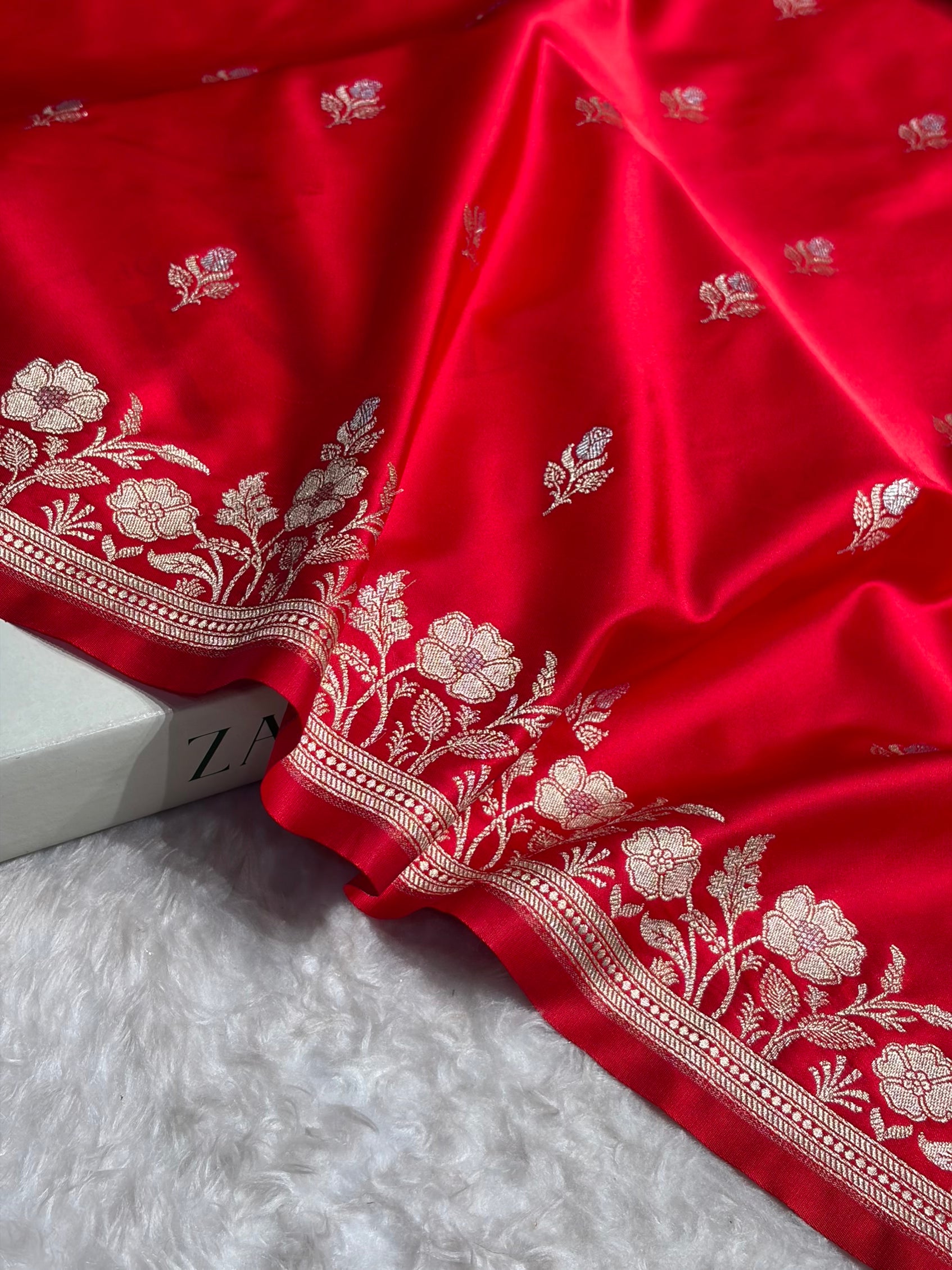 Banarasi Red Boota With Floral Border Mashru Silk Saree MSM-85