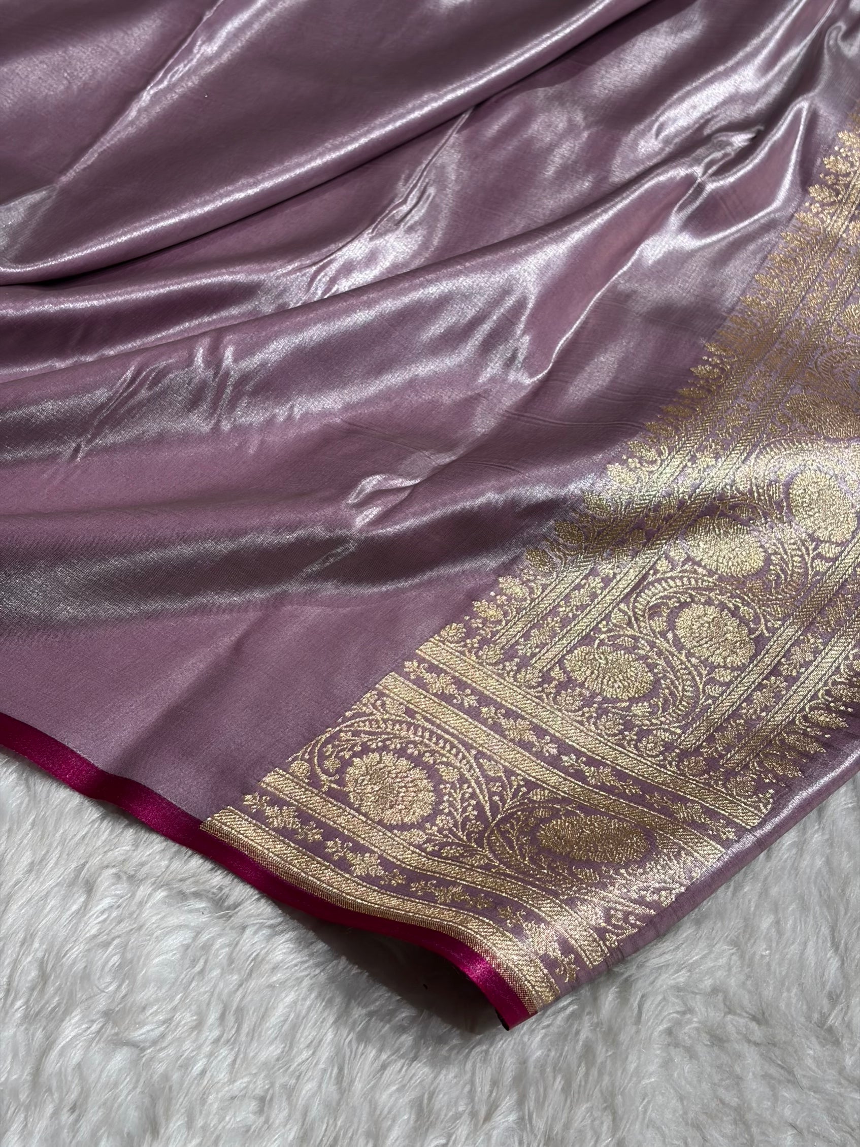 Banarasi Grape Shades Cross Pattern Banarasi Satin Silk Saree SS52