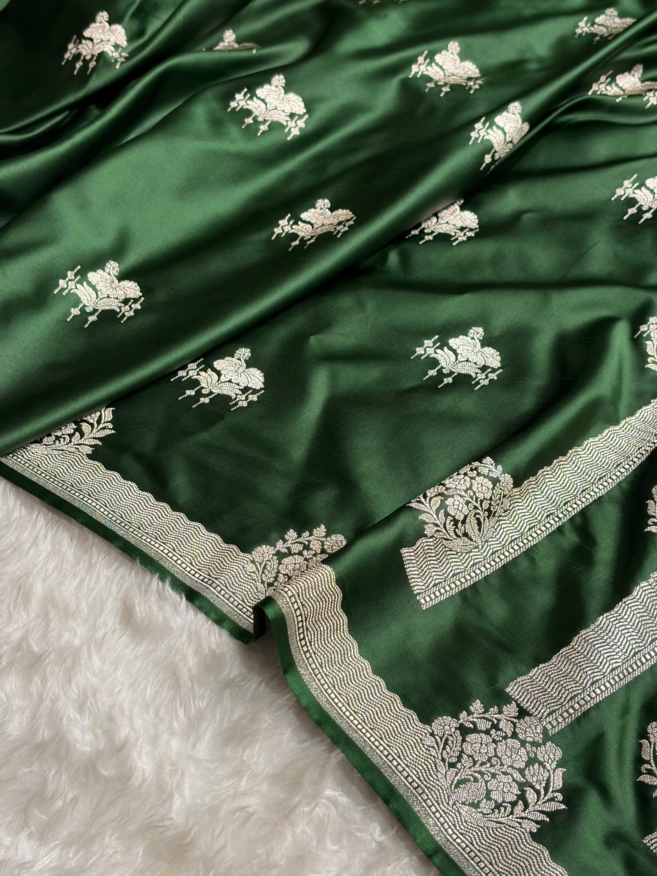 Banarasi Bottle Green Shades Floral Mashru Silk Saree MS87