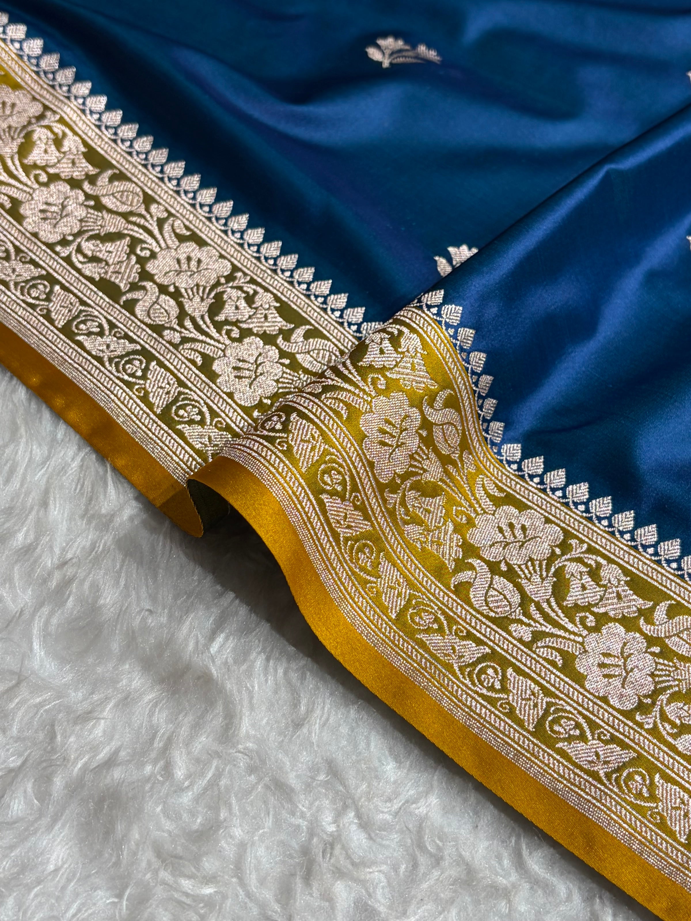 Contrast German Blue / Mustard Shades Banarasi Booti Pattern Mashru Silk Saree MSM-138