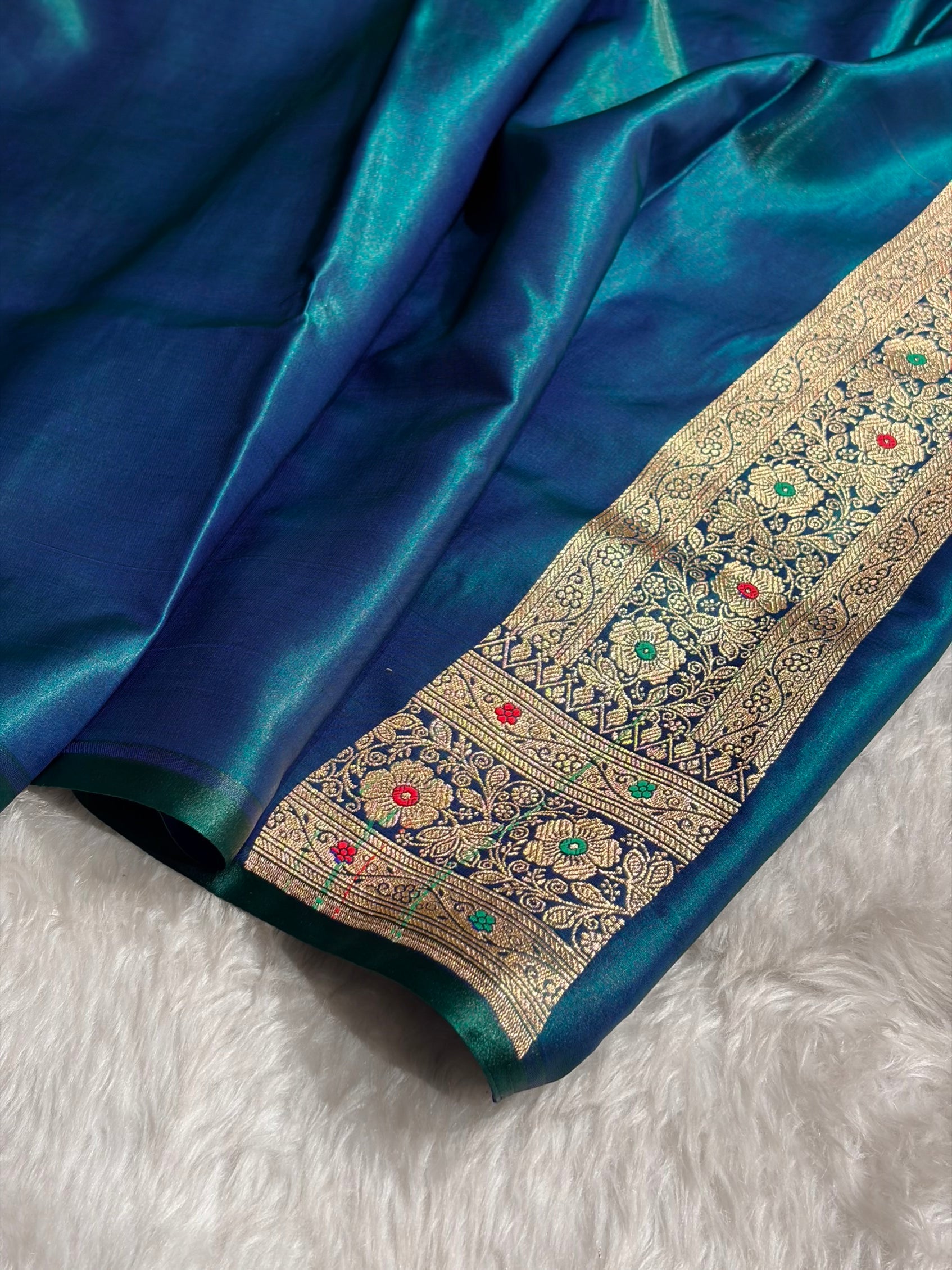 Peacock Shades Minakari Boota Pattern Banarasi Satin Silk Saree SS44