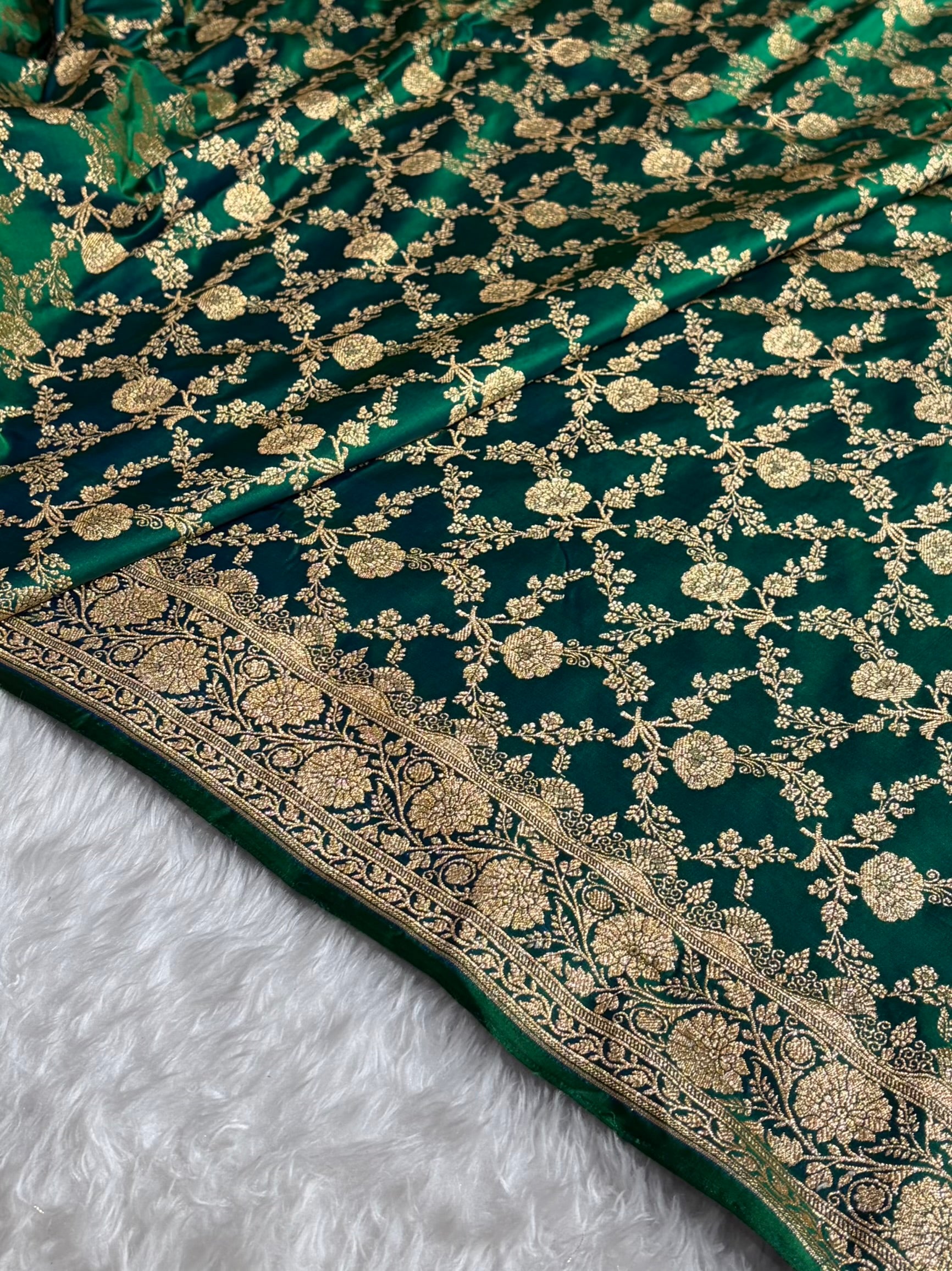 Cross Green Shades Jaal Floral Pattern Satin Katan Silk Saree SK80