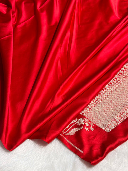 Red Shades Floral Border Booti Mashru Silk Saree MS74