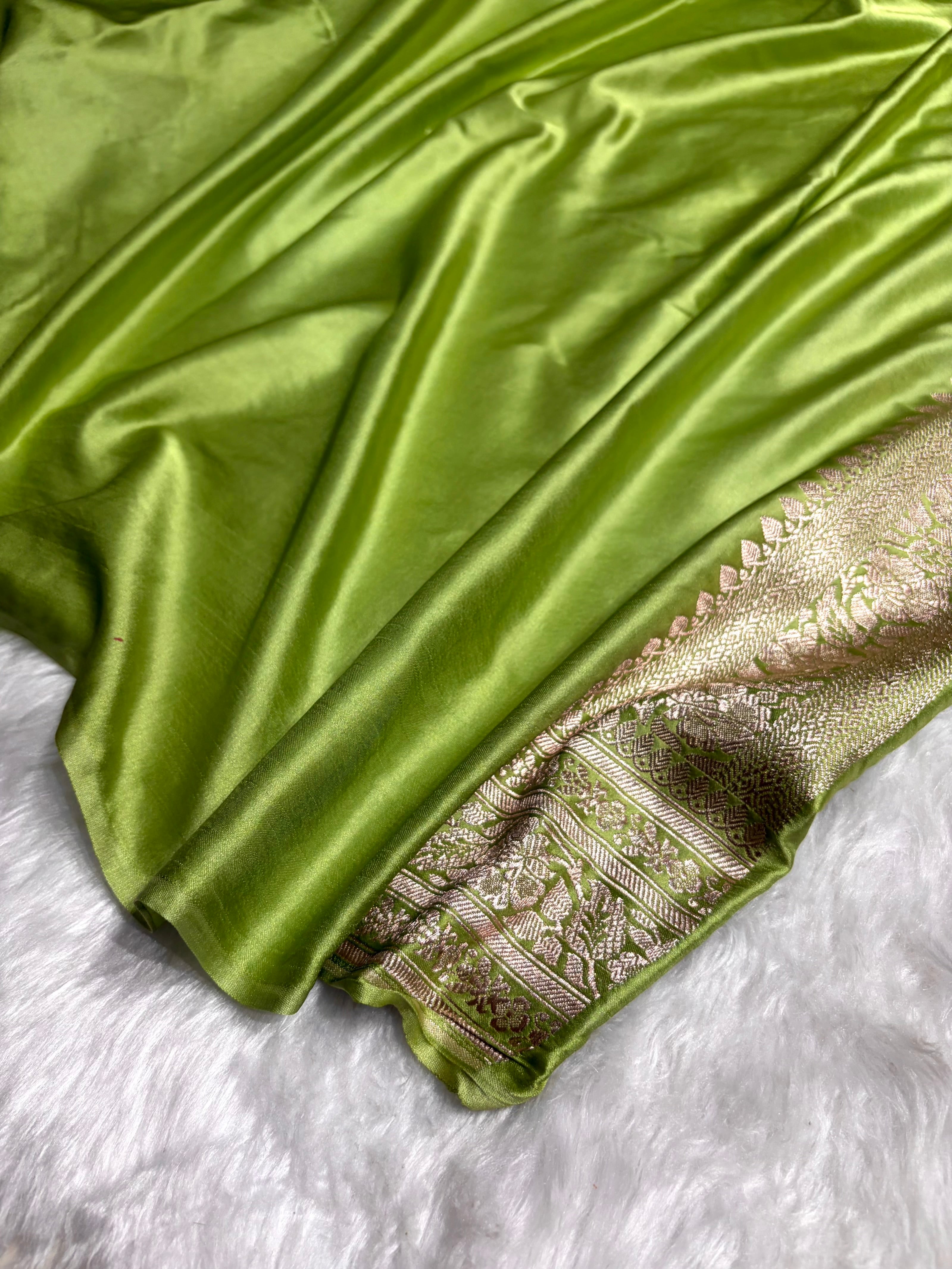 Light Green Rangkat Mashru Silk Saree With Cross Pattern MS02
