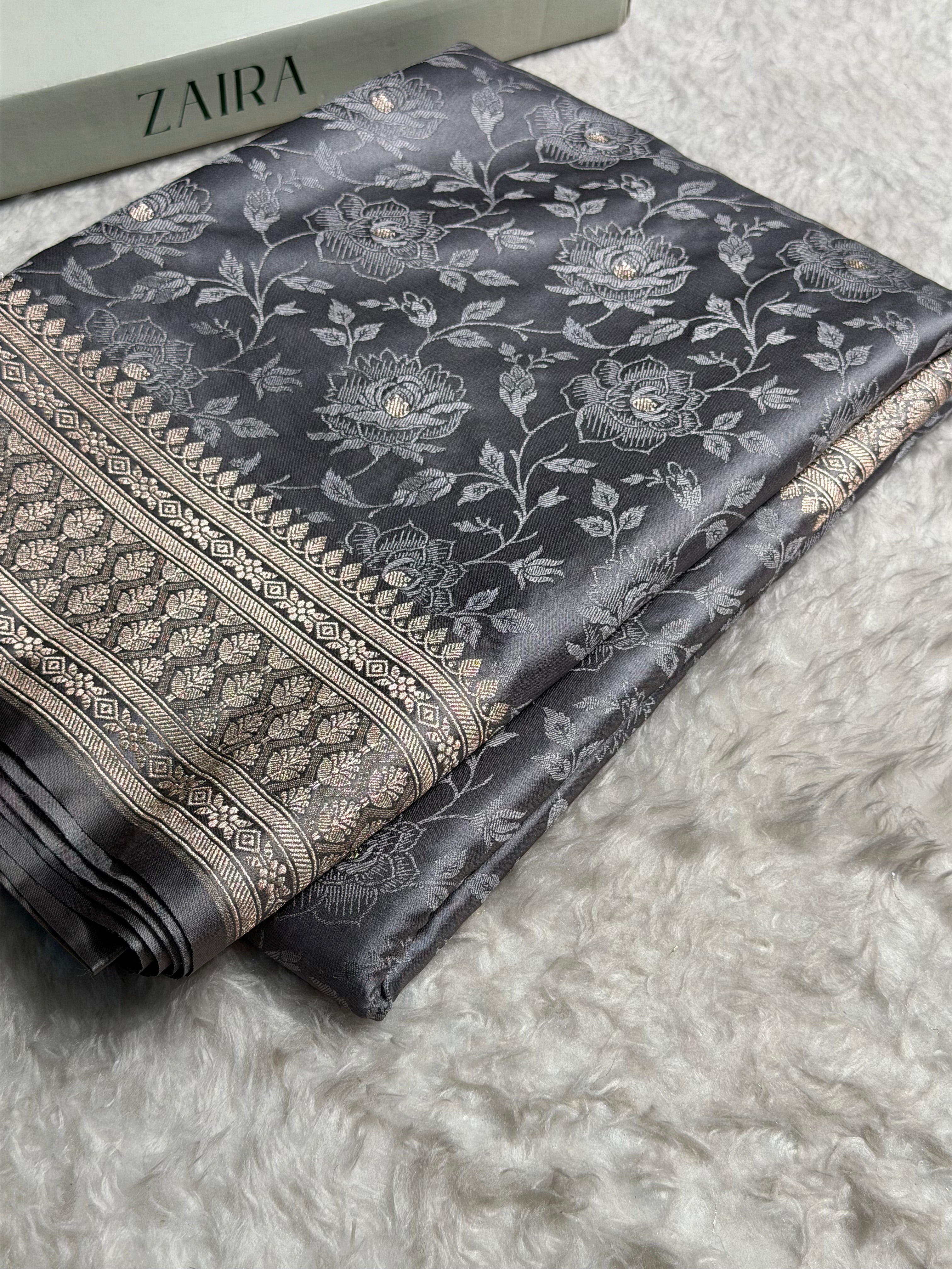 Gray Tanchoi Floral Booti Mashru Silk Saree MS59