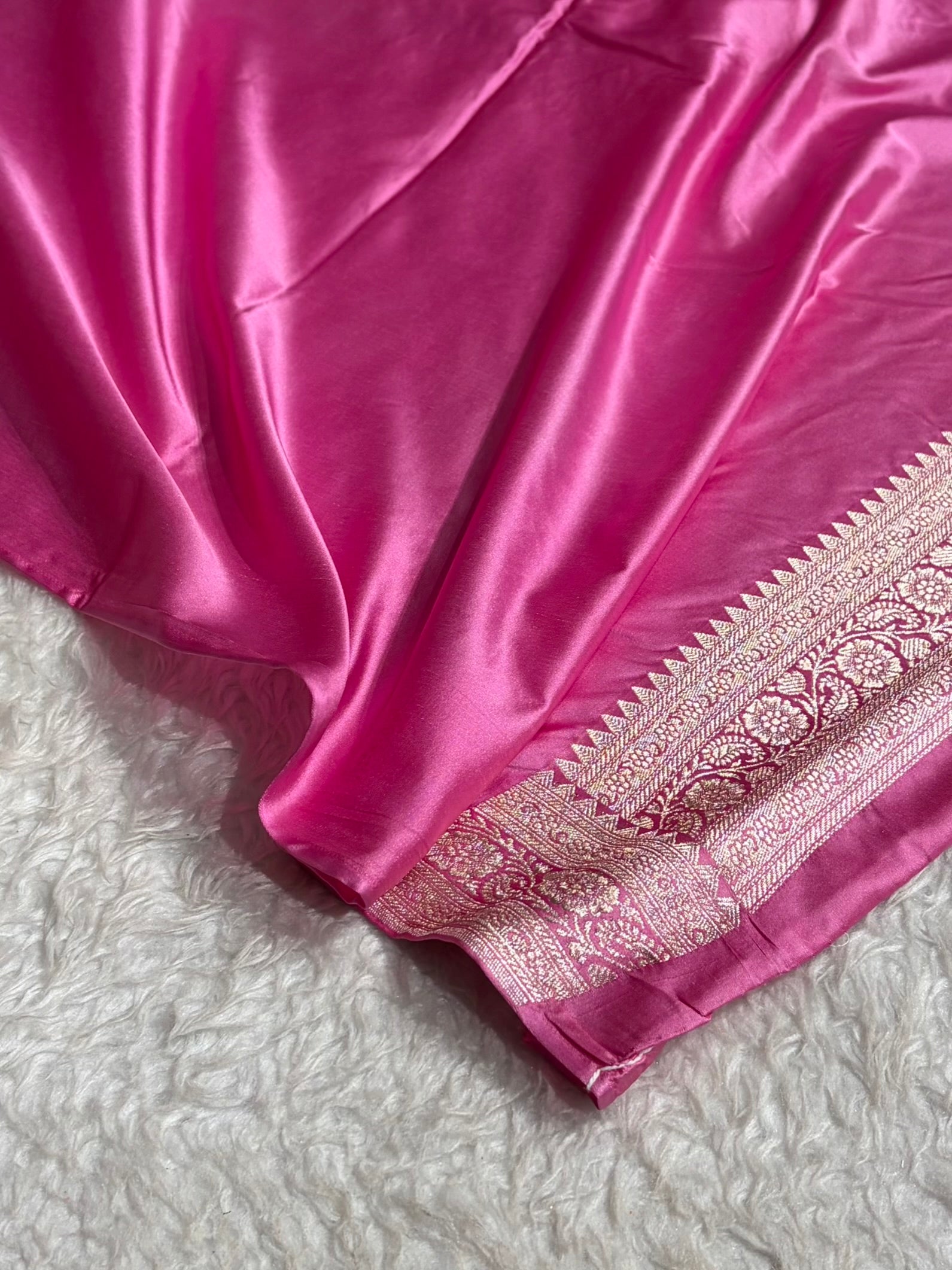 Baby Pink Banarasi Rangkat Mashru Silk Saree With Cross Pattern MSRK02