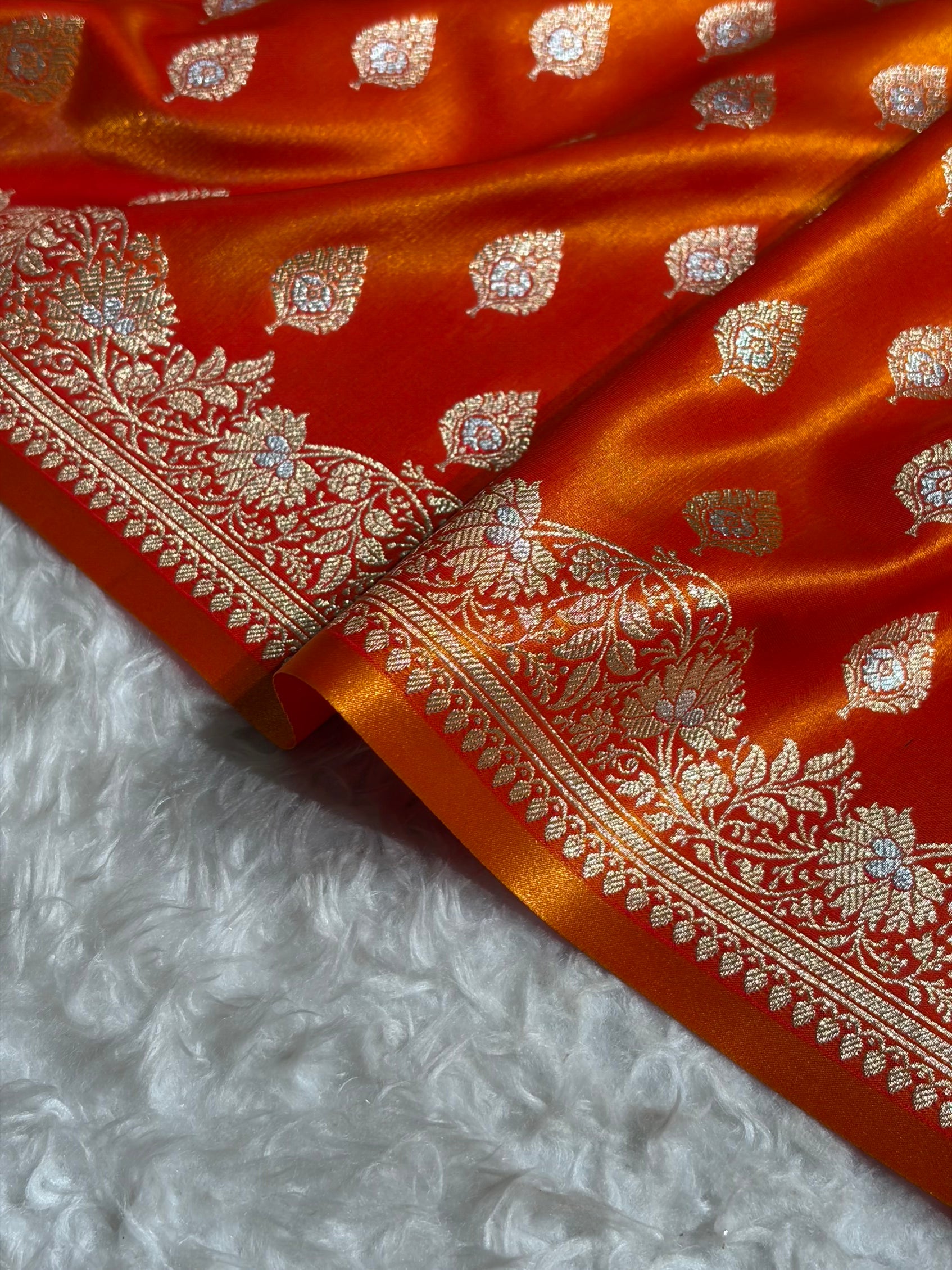 Banarasi Fire Gold Shades Minakari Booti Pattern Banarasi Satin Silk Saree SS60
