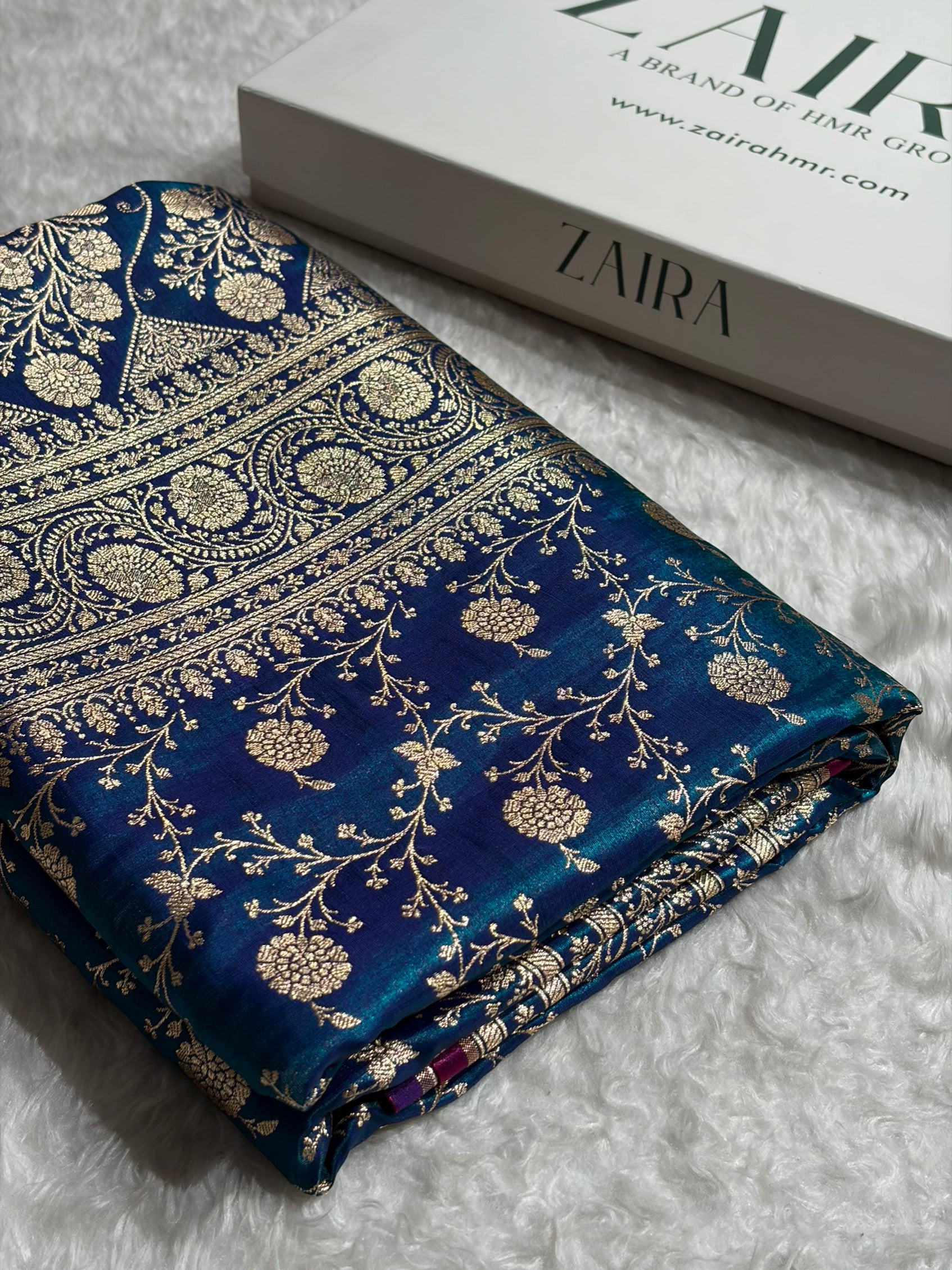 Peacock Shades Jaal Pattern Banarasi Satin Silk Saree SS55