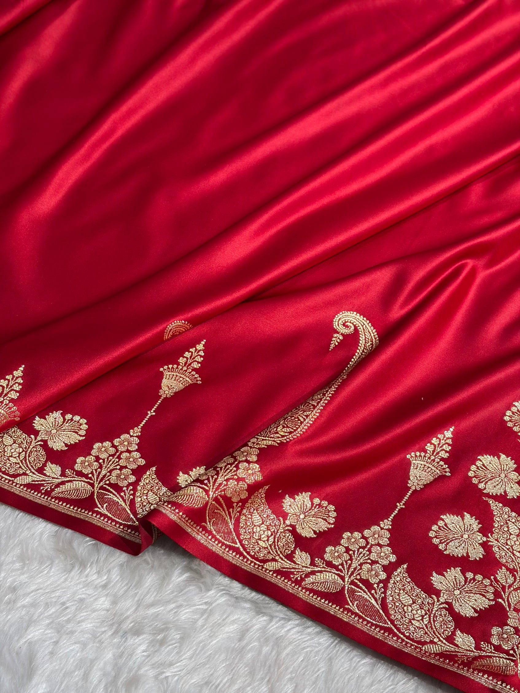 Banarasi Satin Katan Saree Plain With Floral Border Pattern in Red Shades SK140