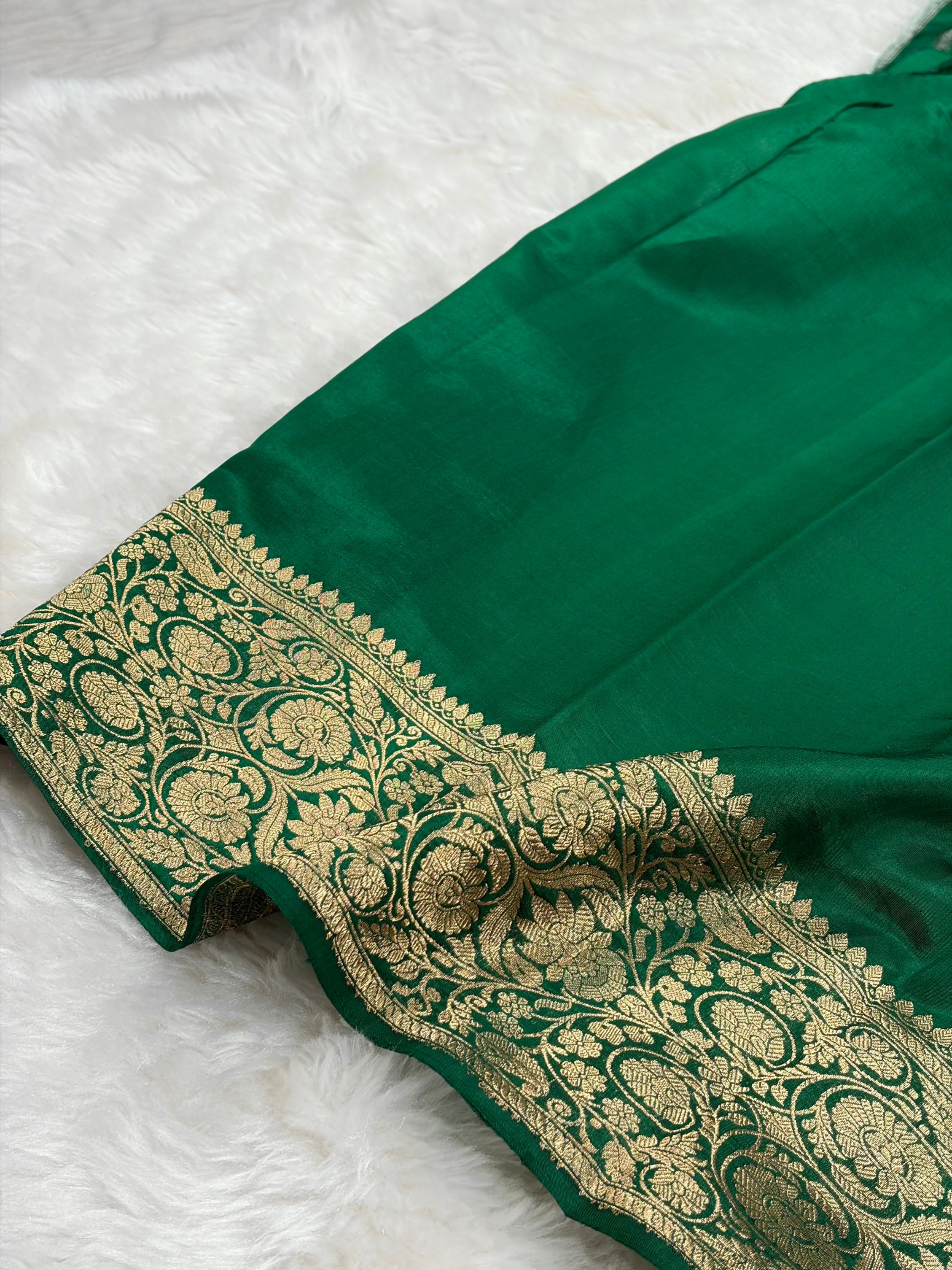 Banarasi Bottle Green Shades Boota Handwoven Pure Paper Silk Saree RM-93
