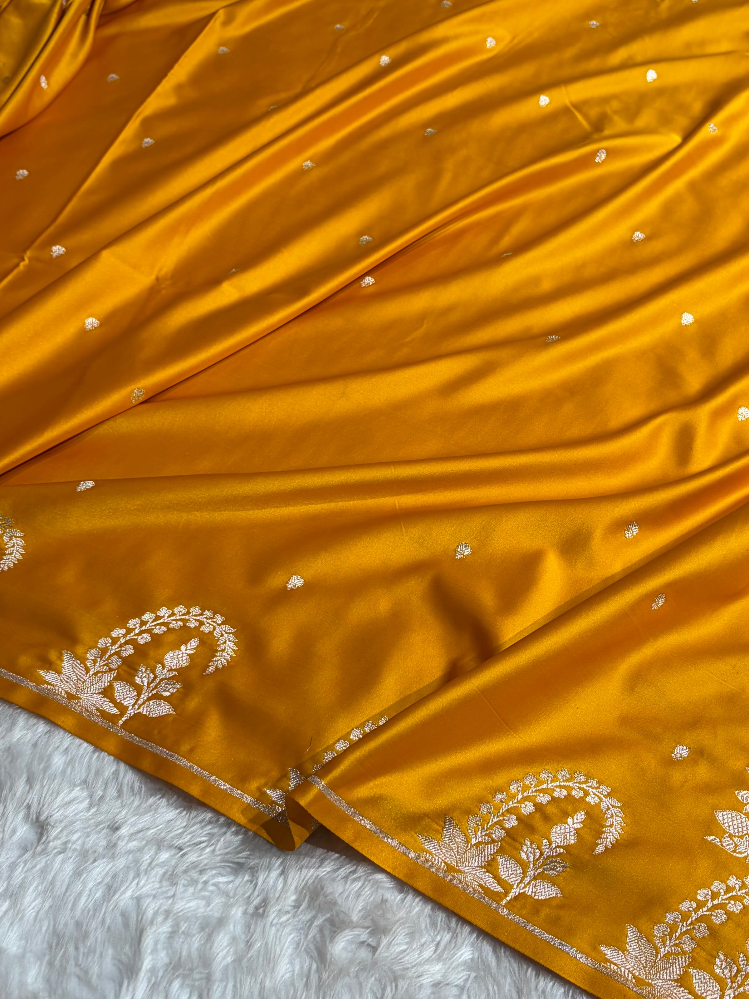 Mustard Shade With Booti Pattern Mashru Silk Saree