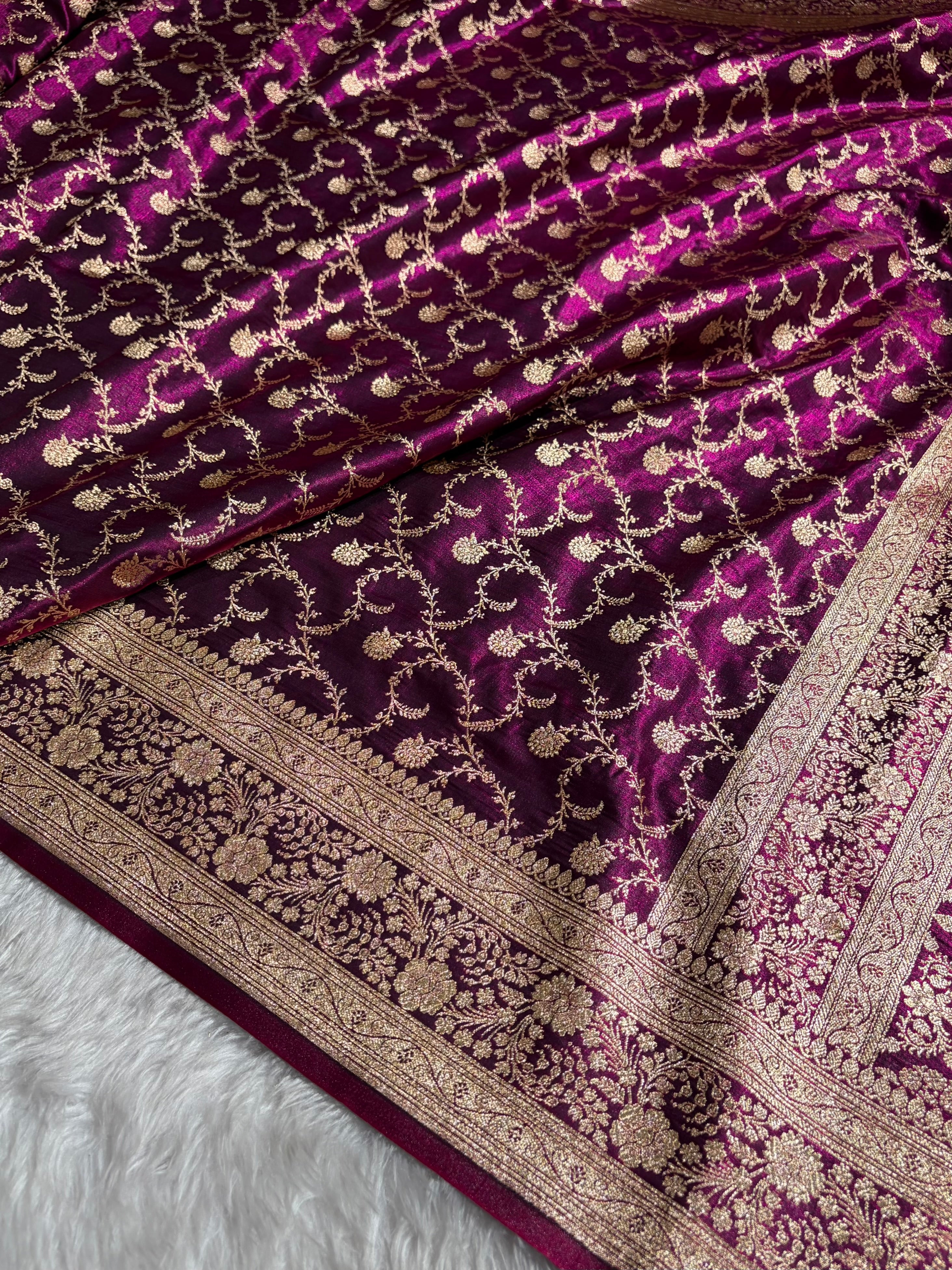 Wine Shades Jaal Pattern Banarasi Satin Silk Saree SS43