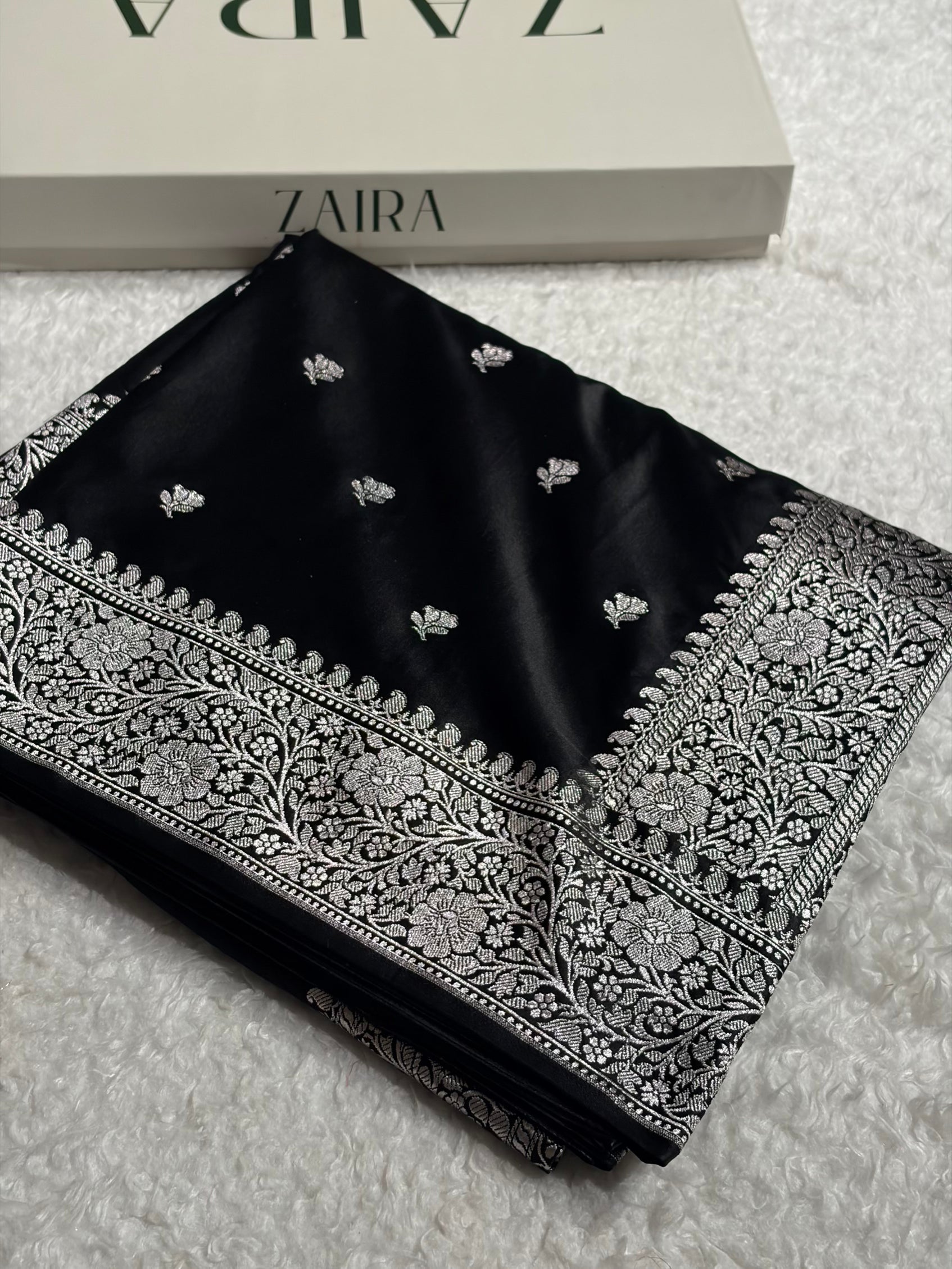 Banarasi Black Shades floral Booti Mashru Silk Saree MCS40