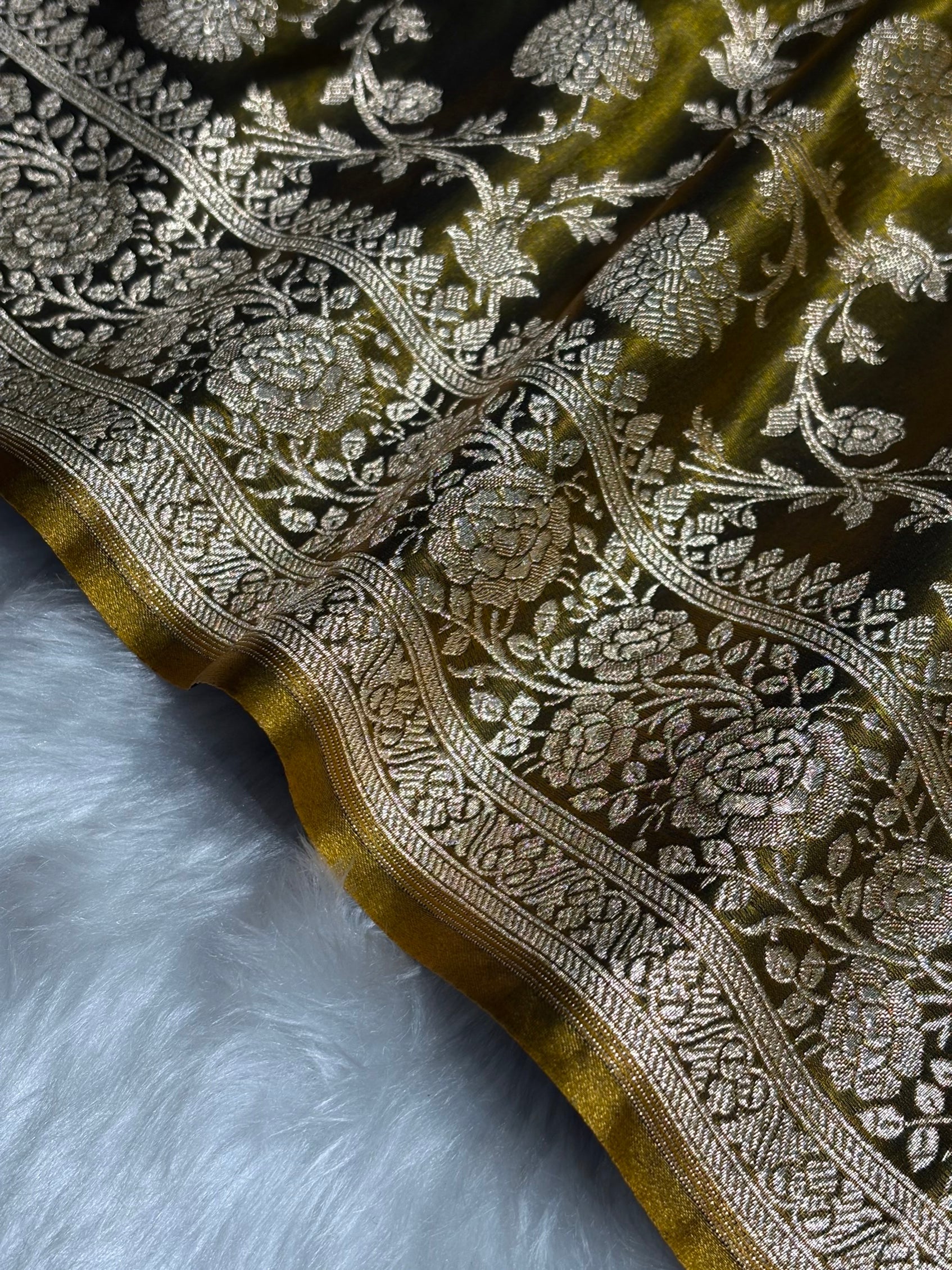 Light Weight Mehendi Green shades Satin Silk Saree SS15