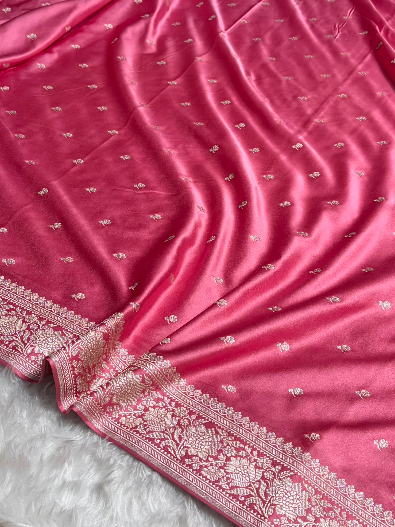 Baby Pink Shades Banarasi Booti Mashru Silk Saree MS67